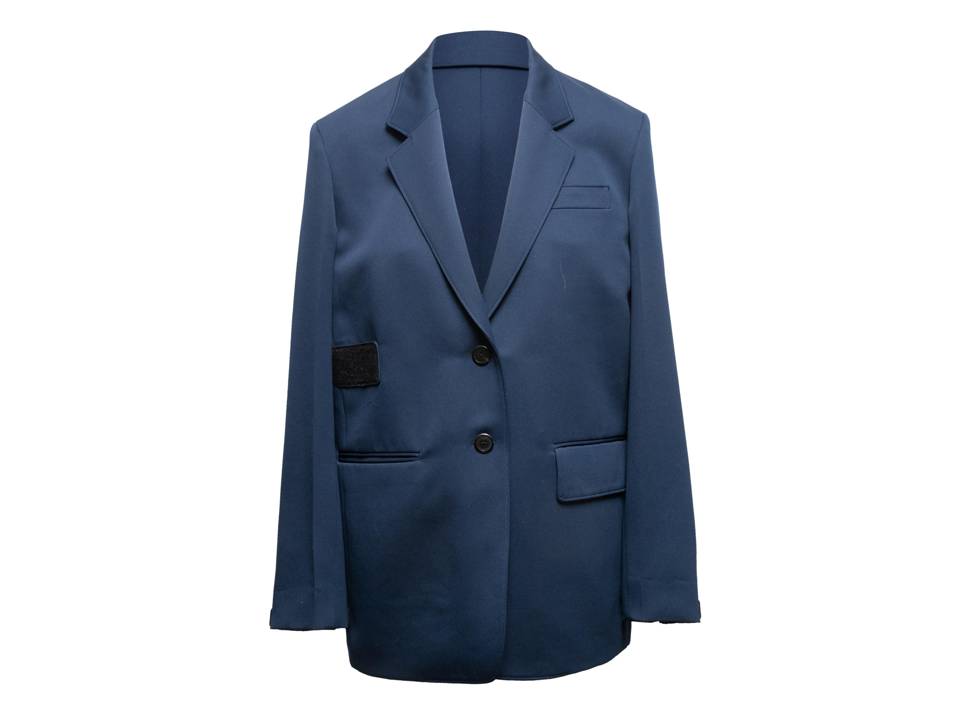 Prada Blazer bleu marine 2018 avec détails en caoutchouc, taille IT 42 en vente 1