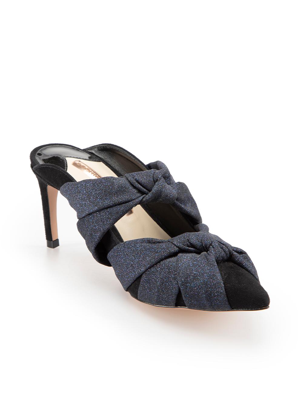CONDITION is Very good. Hardly any visible wear to shoes is evident on this used Sophia Webster designer resale item.



Details


Navy

Suede Leather

Slip-on Mules 

Closed-toe

point-toe

Navy glitter bow detail



 

Made in