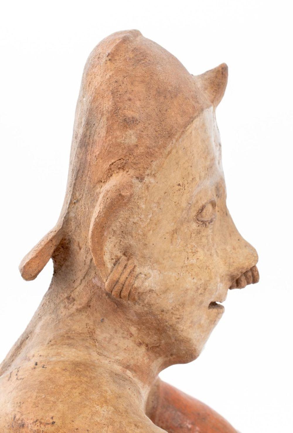 XVIIIe siècle et antérieur Figure masculine assise Pre-Columbian Nayarit en vente