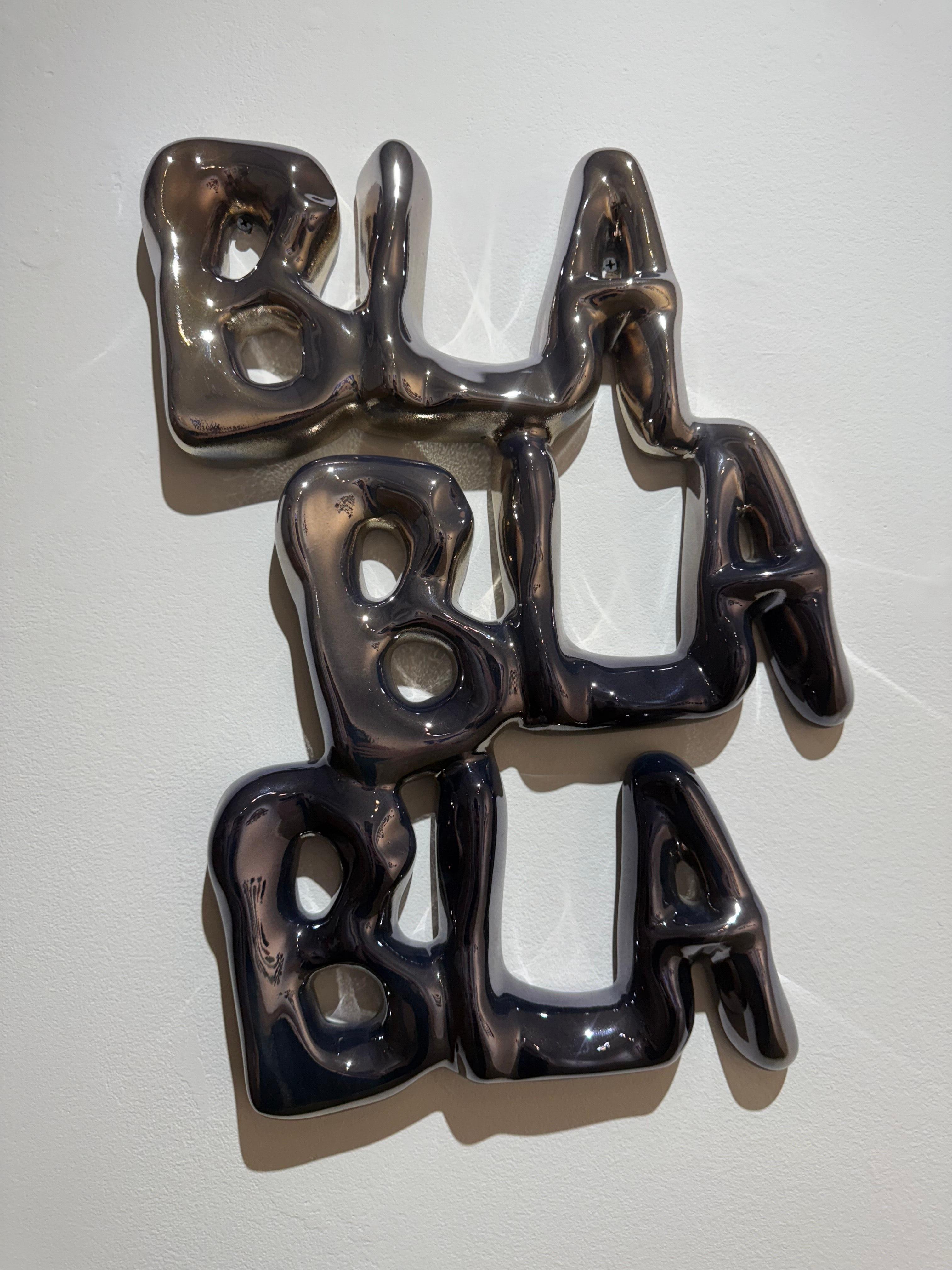 Bla Bla Bla (Argento) - Abstract Sculpture Grigio di Nayla Kai Saroufim