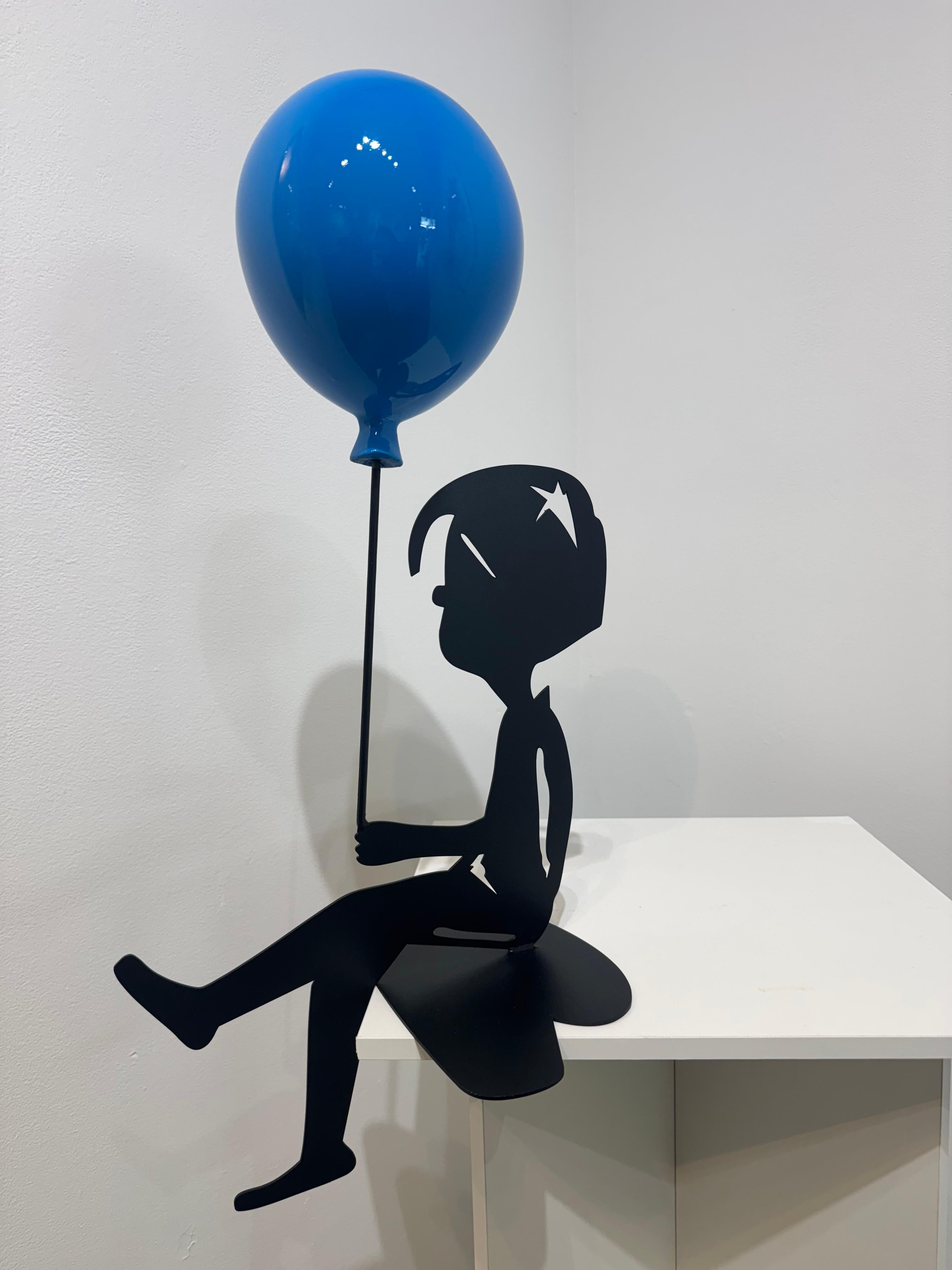 Nayla Kai Saroufim ist eine libanesische Künstlerin, die in Los Angeles und Beirut lebt. Sie erwarb einen Abschluss in Illustration und Art Directional an der Académie Libanaise des Beaux-Arts. Sie hatte in mehreren multinationalen Werbeagenturen im
