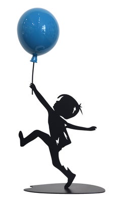 Hope (1/30) - Sculpture figurative joyeuse en matériaux mixtes avec ballon bleu brillant