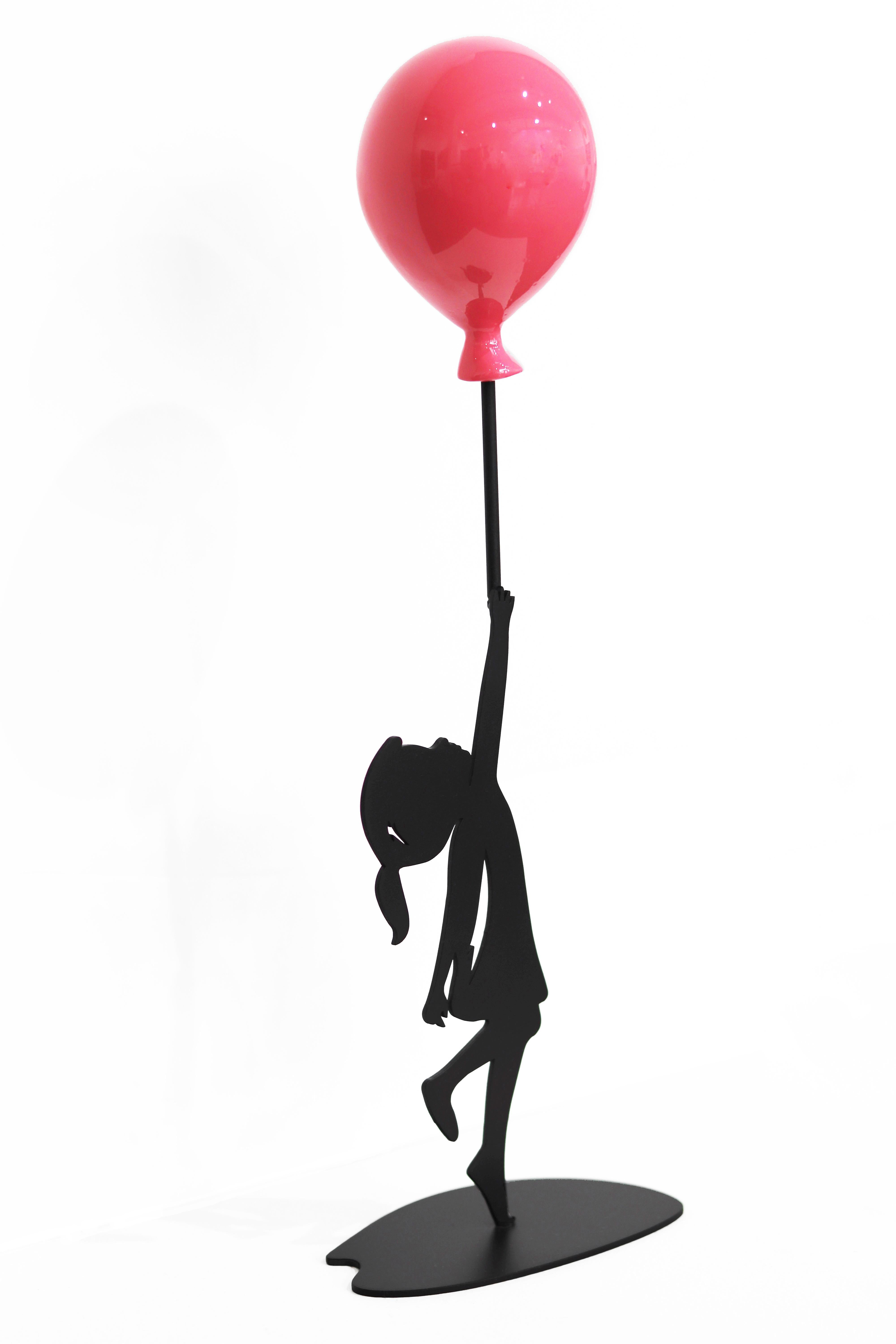 Mini Hoffnung (15/50) –  Figurative Skulptur mit glänzendem rosa Ballon im Angebot 1