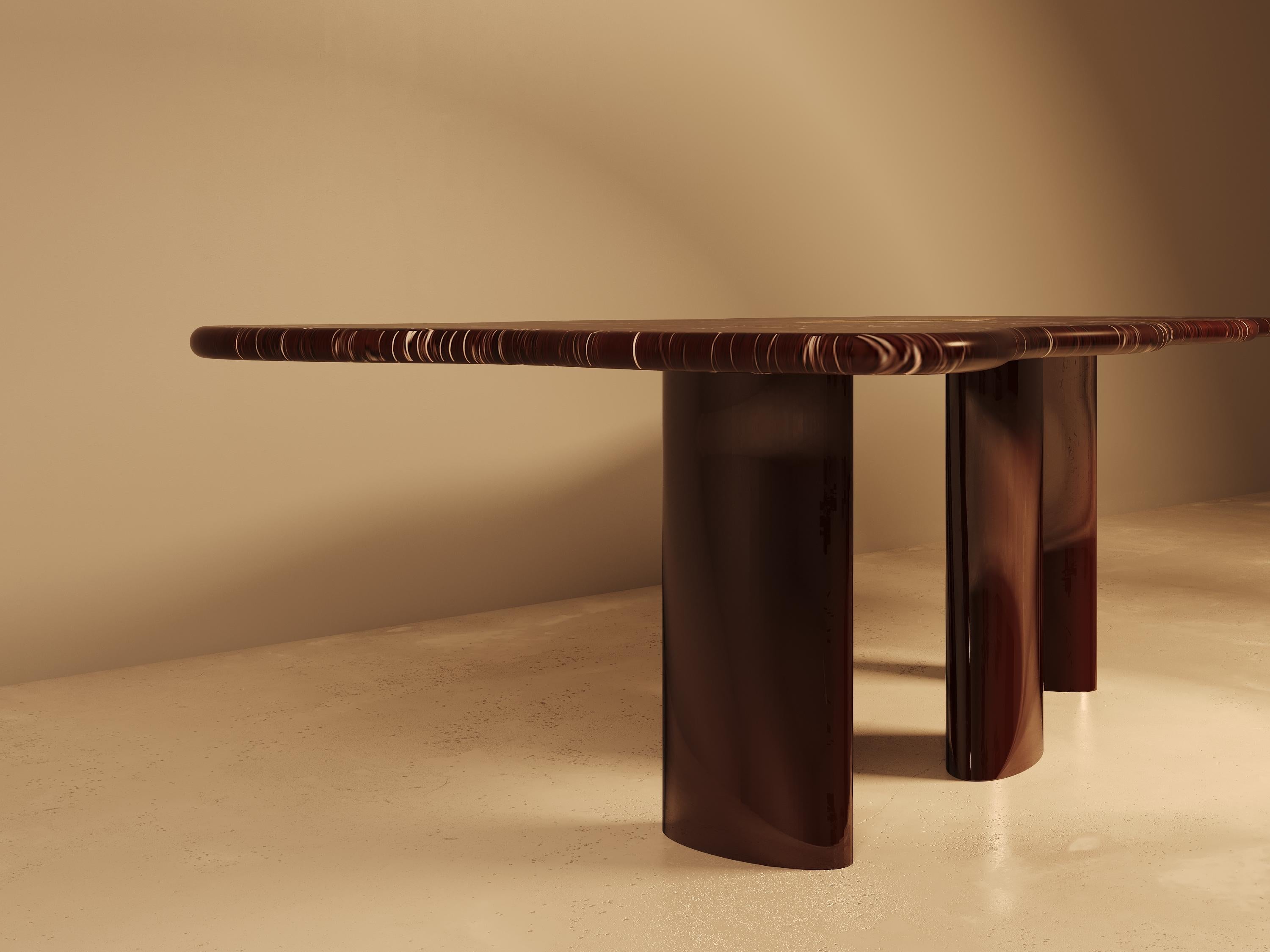 Mesa de comedor Nazar con incrustaciones de Jatam y base de nogal by VandaVee en venta 4