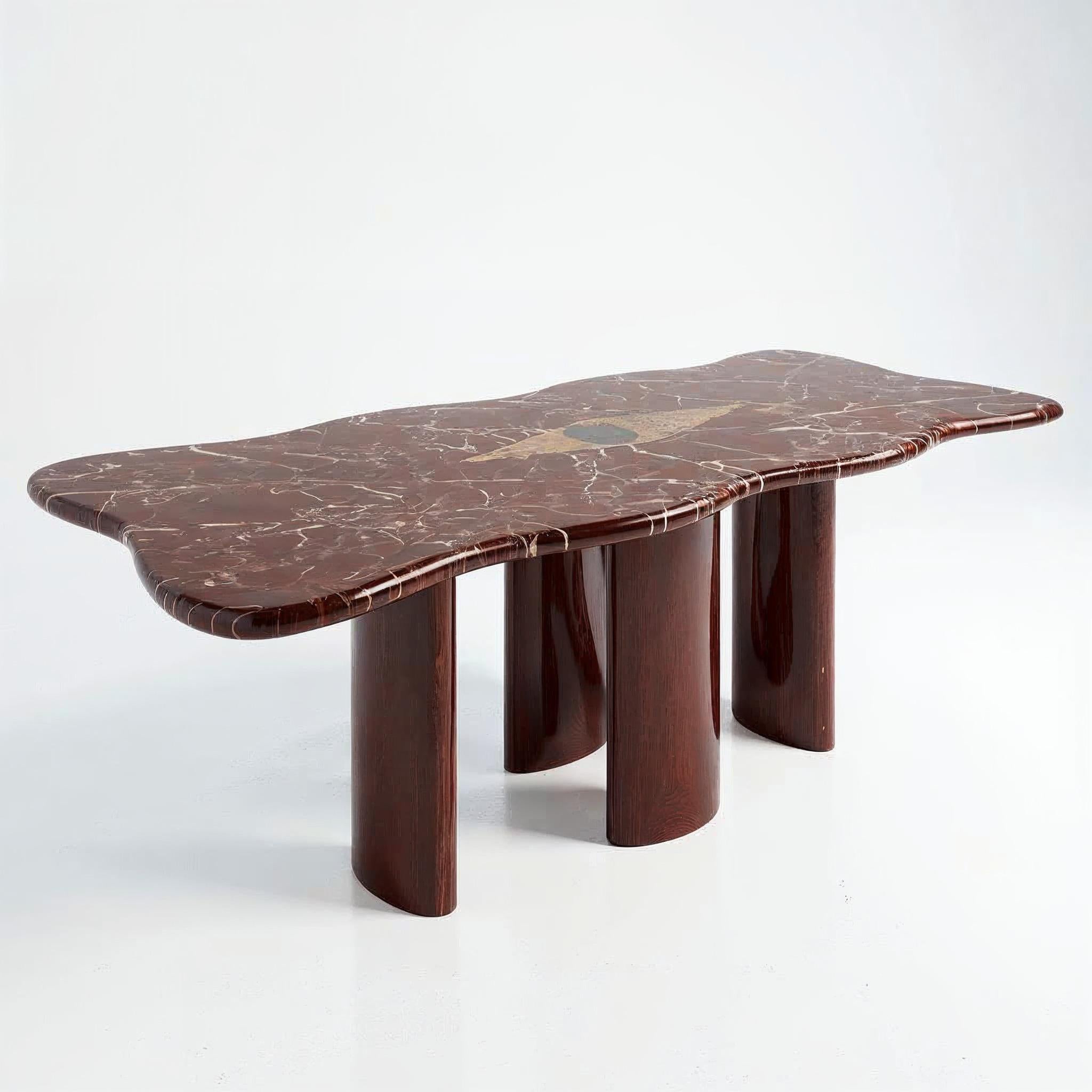Mesa de comedor Nazar con incrustaciones de Jatam y base de nogal by VandaVee Persa en venta