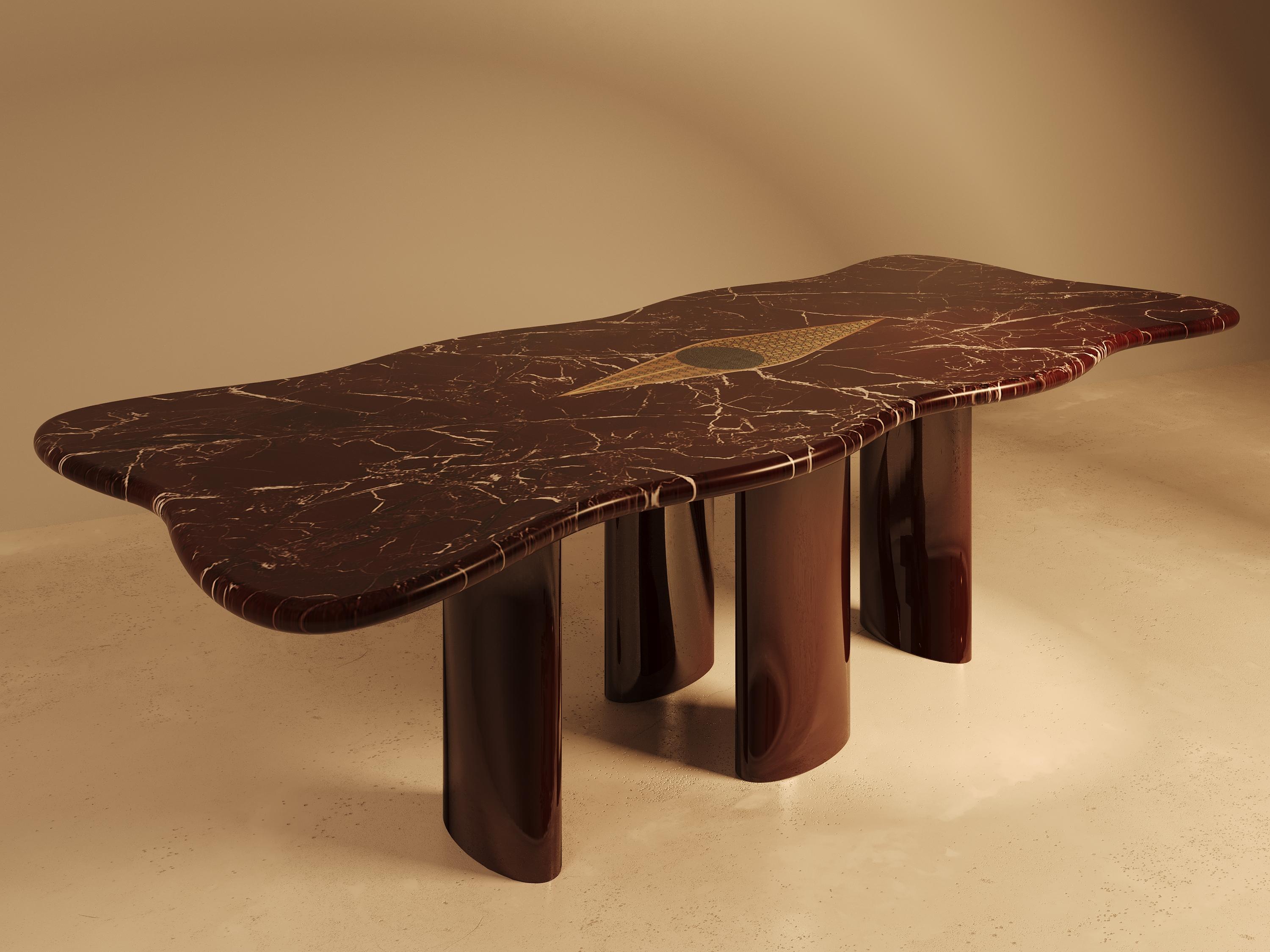 Mesa de comedor Nazar con incrustaciones de Jatam y base de nogal by VandaVee Siglo XXI y contemporáneo en venta