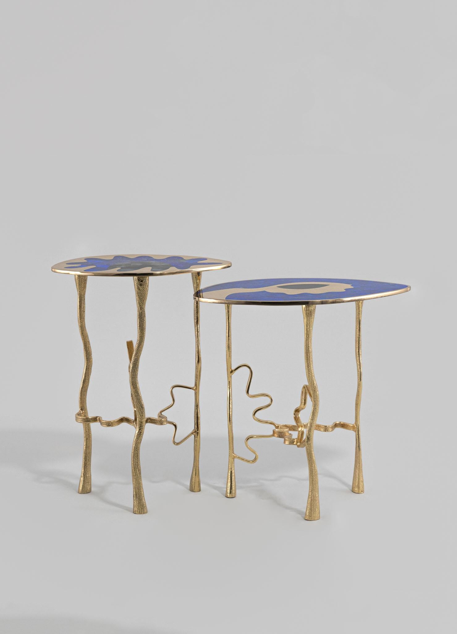 Moulage Grande table d'appoint Nazar en laiton et pierre semi-précieuse Viya de Vikram Goyal en vente