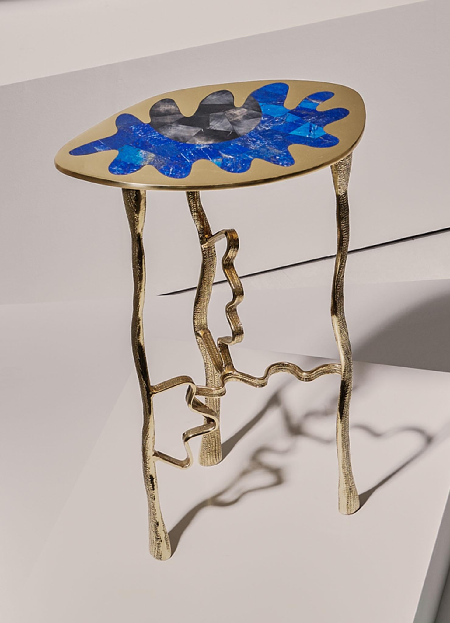 Table d'appoint Nazar en laiton et pierre semi-précieuse Viya de Vikram Goyal en vente 1