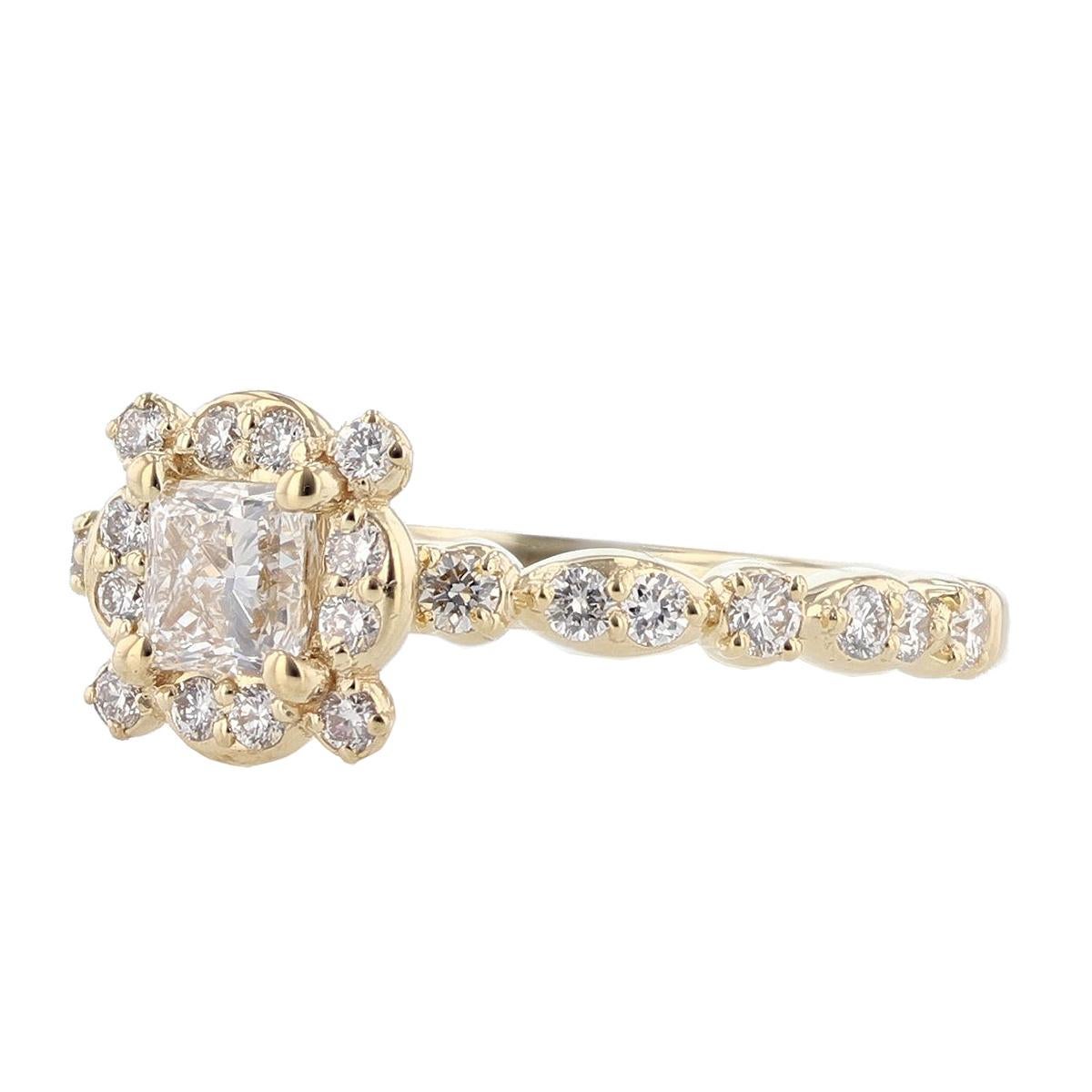 Moderne Nazarelle Bague de fiançailles en or jaune 14 carats avec diamant taille princesse en vente