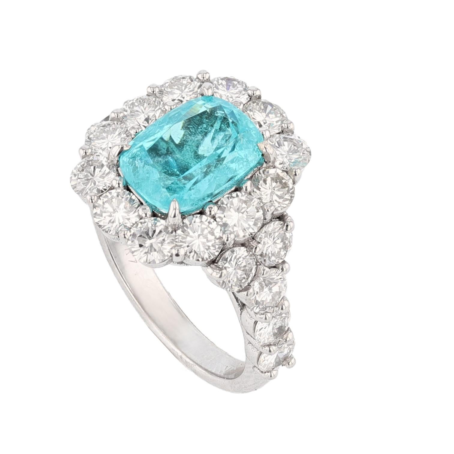 Anillo Nazarelle de oro blanco de 18 quilates, 2,51 quilates GIA de turmalina paraiba y diamantes Contemporáneo en venta