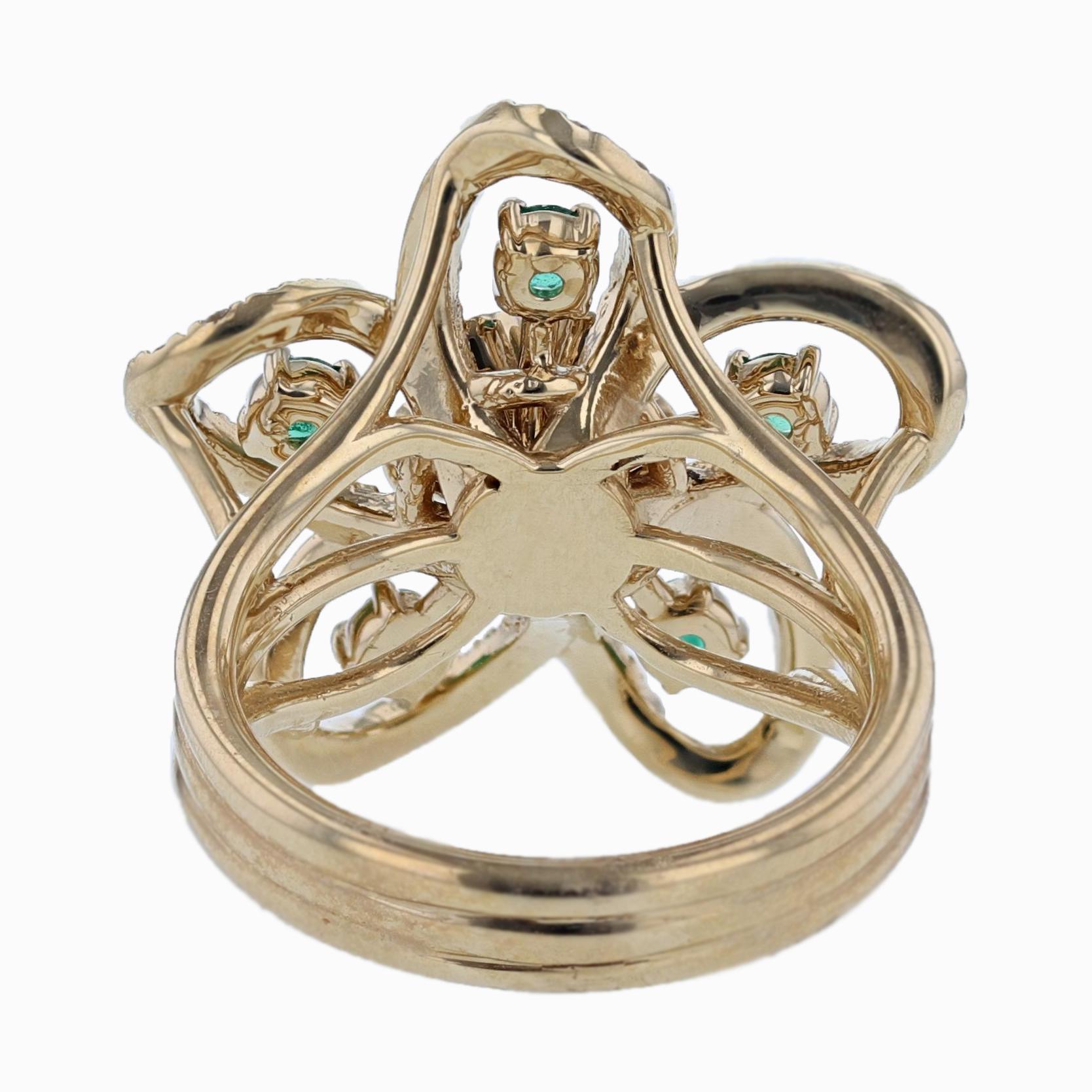 Women's Nazarelle 18 Karat Yellow Gold Emerald and Diamond Flower Ring For Sale