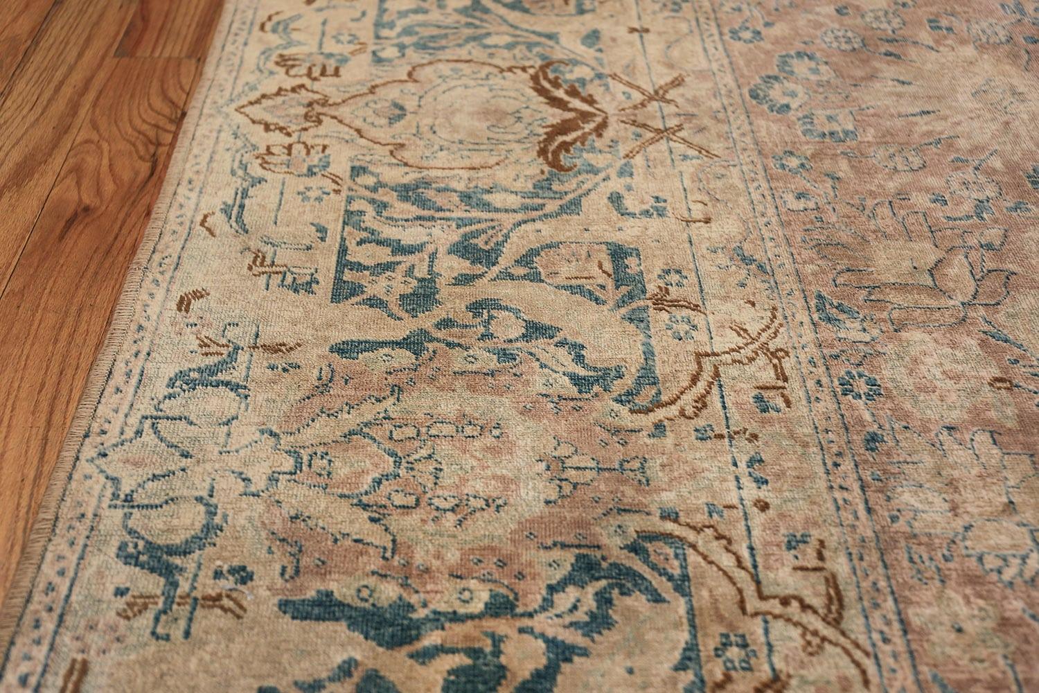 Antiker feiner persischer Kerman-Teppich. Größe: 10 Fuß x 19 Fuß (3,05 m x 5,79 m) (Kirman) im Angebot