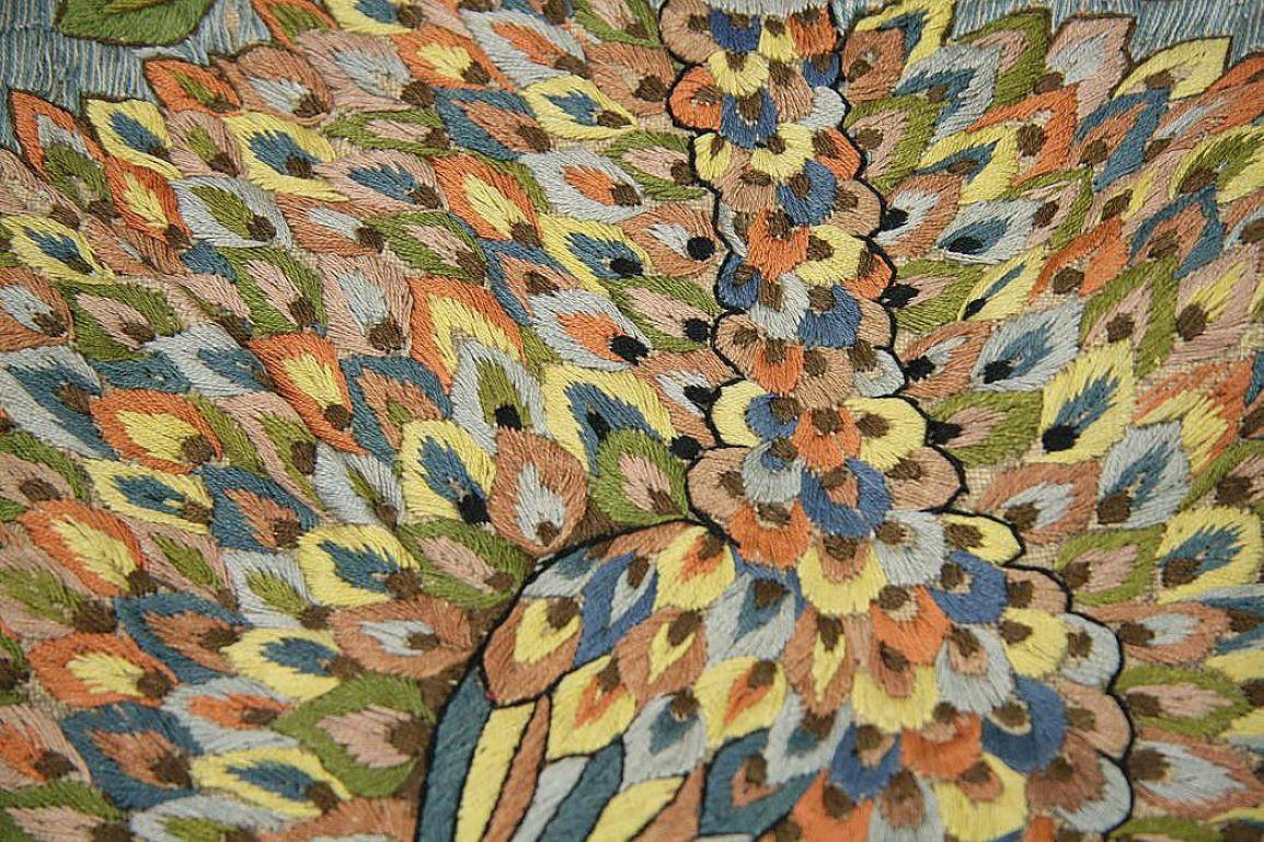 Suzani Nazmiyal Collection Tappeto indo-portoghese del XVII secolo 13 ft. x 26 ft. in vendita