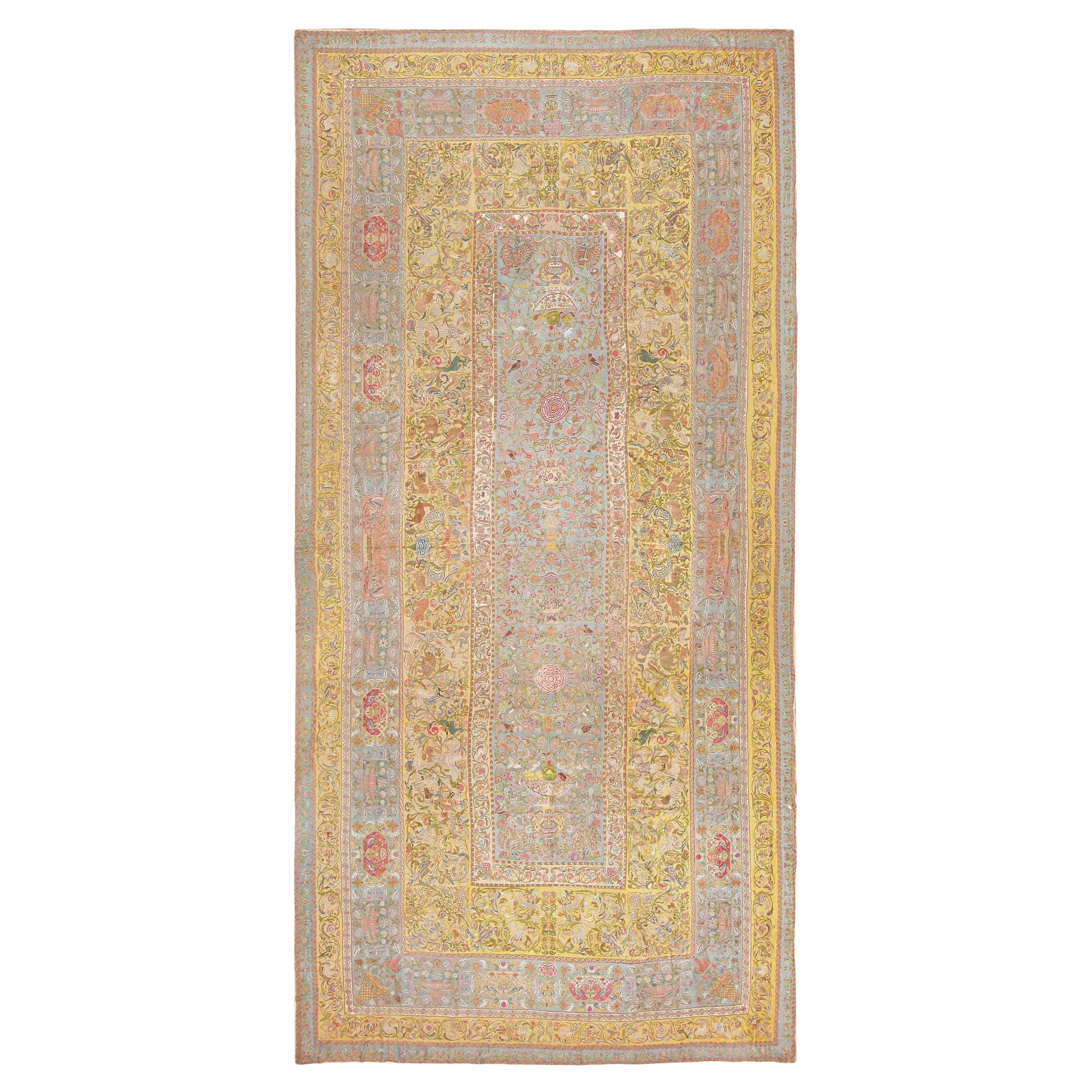 Nazmiyal Collection Tappeto indo-portoghese del XVII secolo 13 ft. x 26 ft.