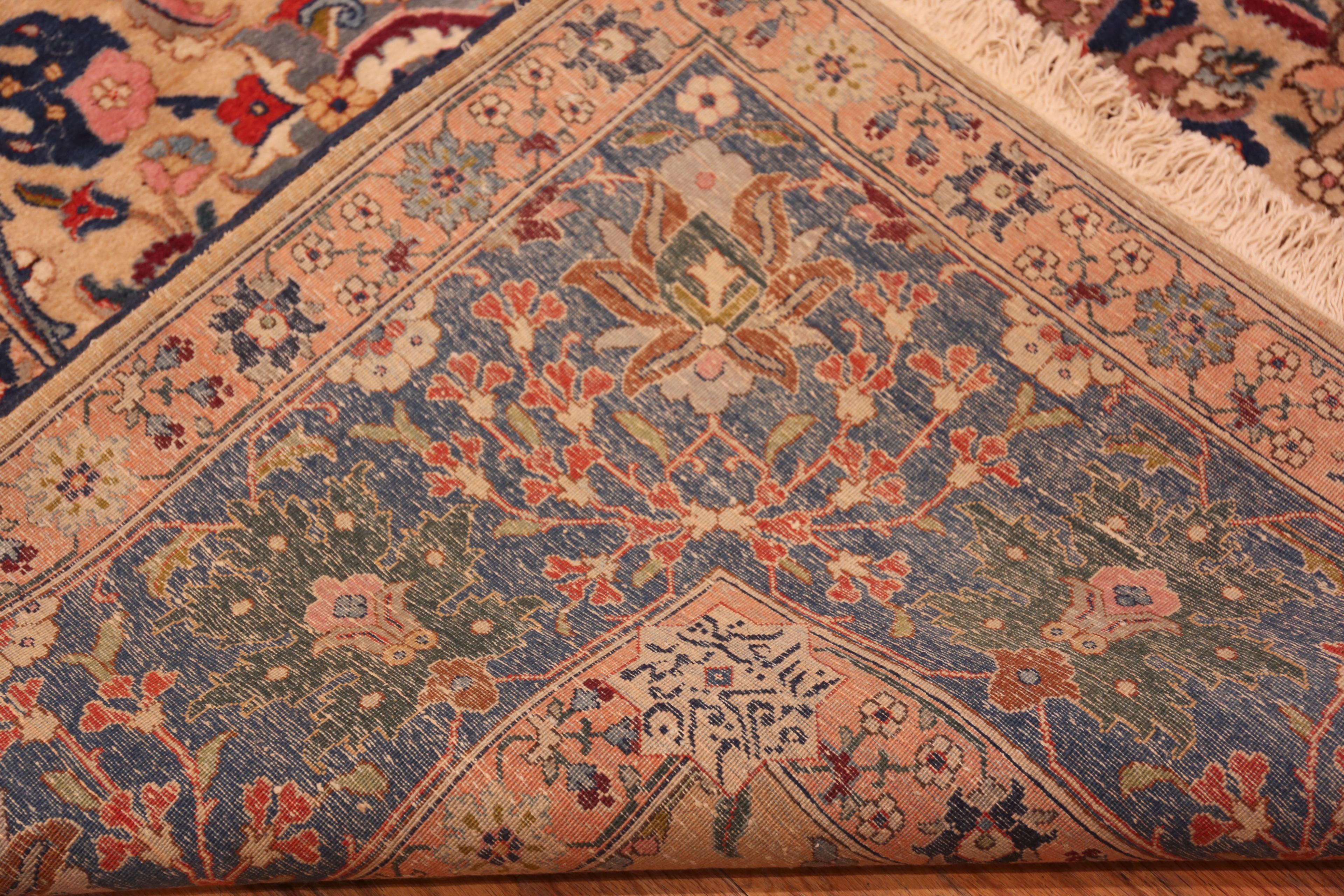 Nazmiyal Collection Perfekt gealterter antiker persischer Täbris-Teppich im Angebot 2