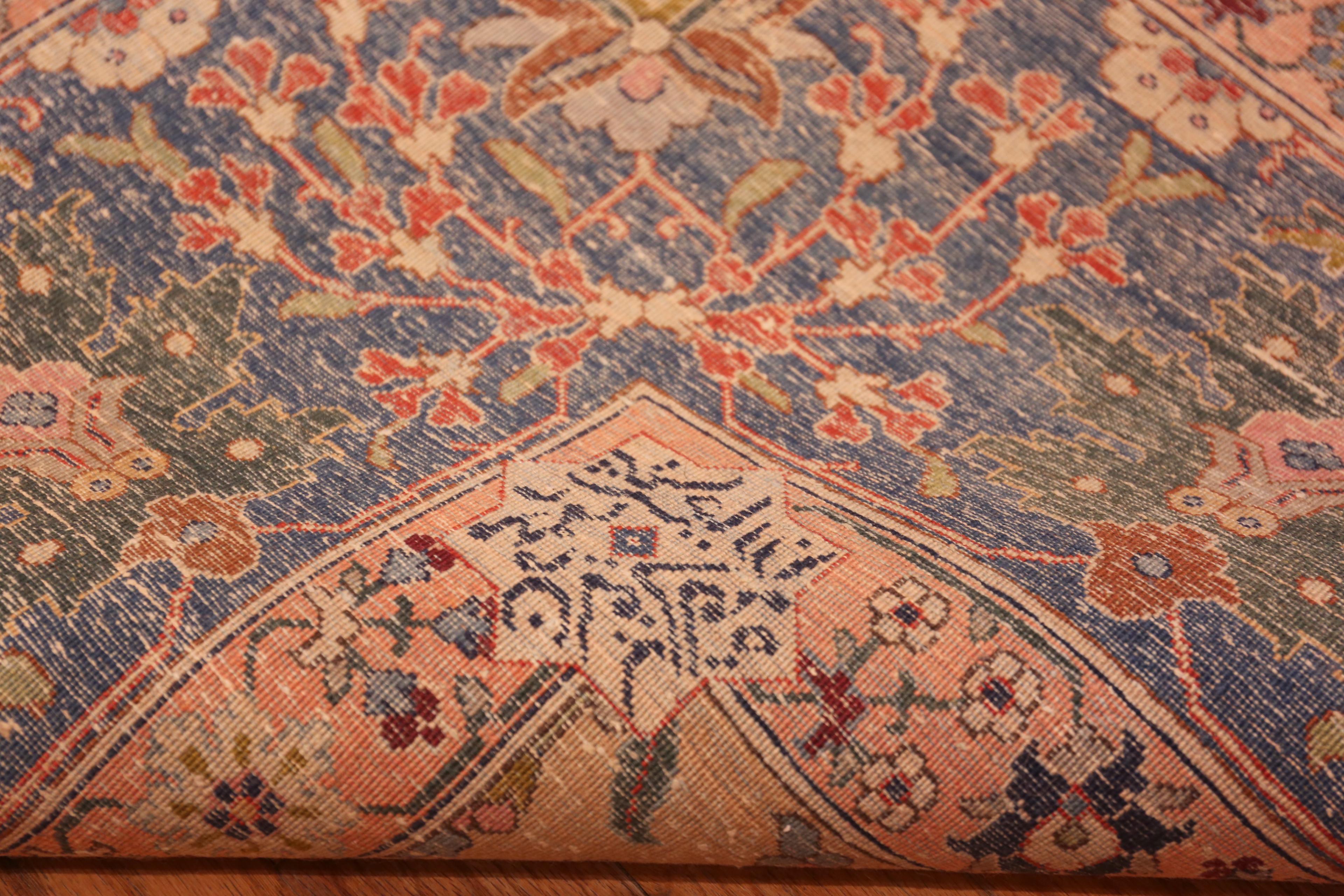 Nazmiyal Collection Perfekt gealterter antiker persischer Täbris-Teppich im Angebot 3