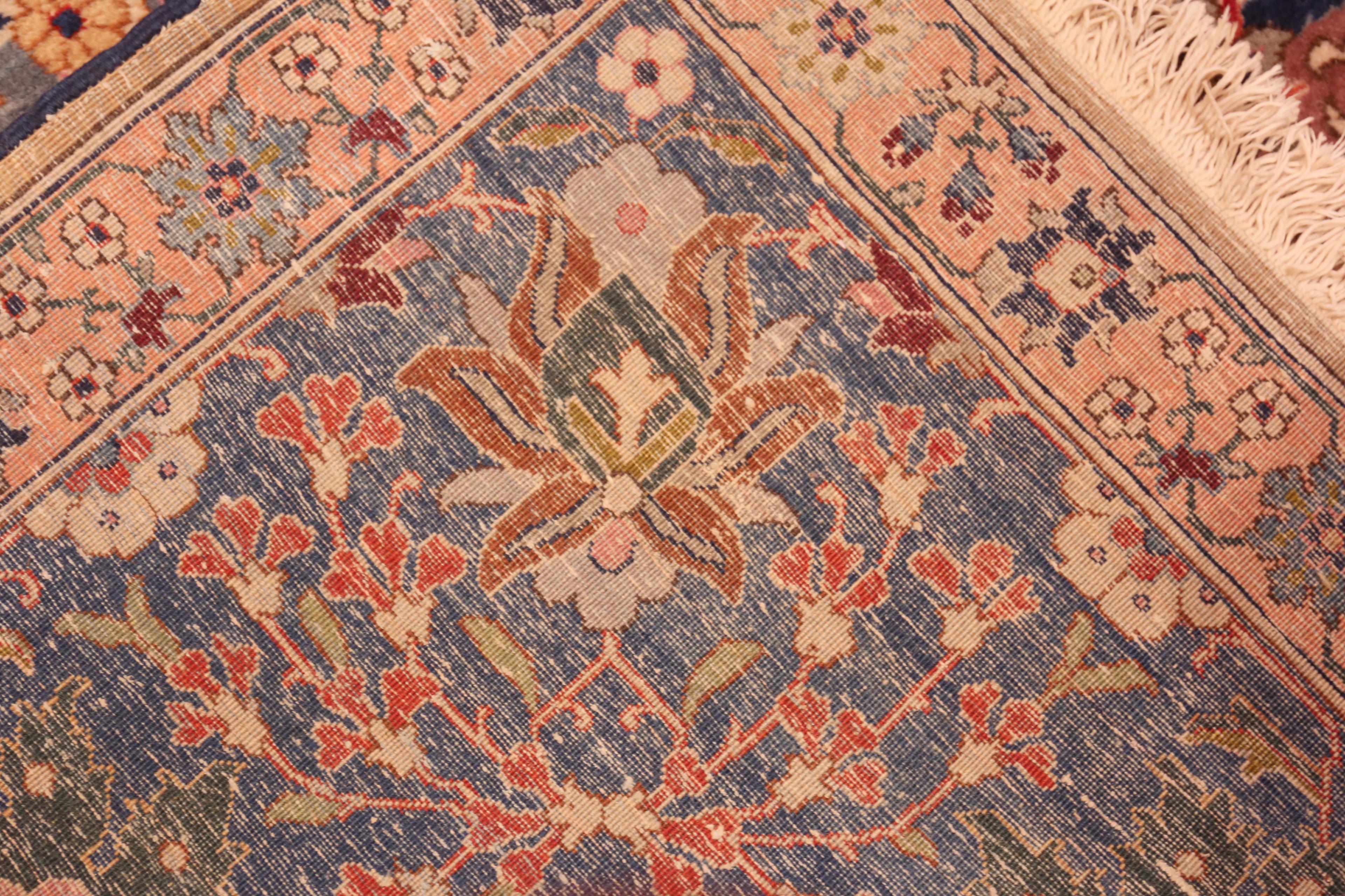 Nazmiyal Collection Perfekt gealterter antiker persischer Täbris-Teppich im Angebot 4