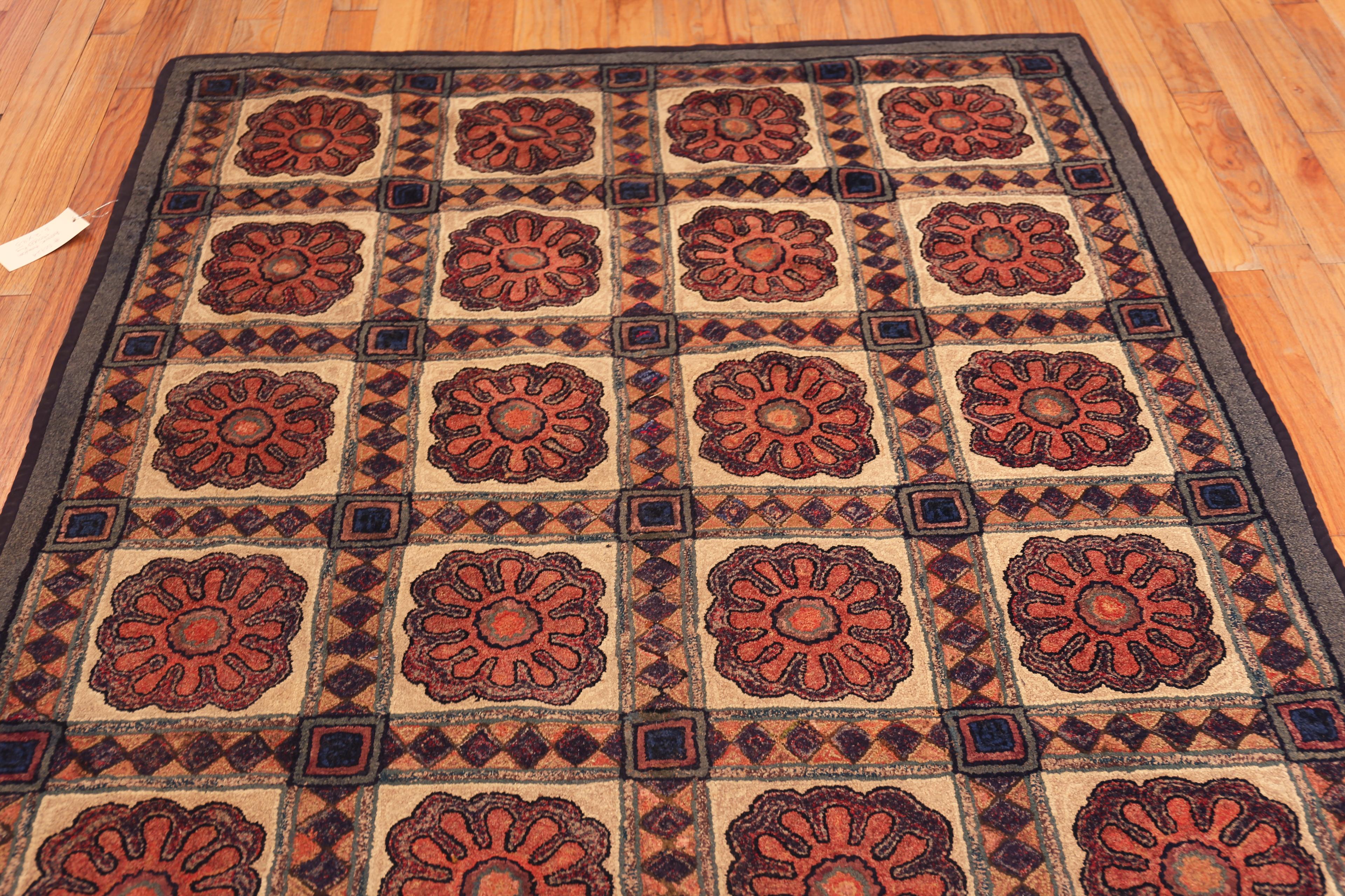 Amerikanischer Kapuzenteppich der Nazmiyal Kollektion mit Kapuze und kühnem dekorativem Aufdruck 5' x 9' (Handgeknüpft) im Angebot