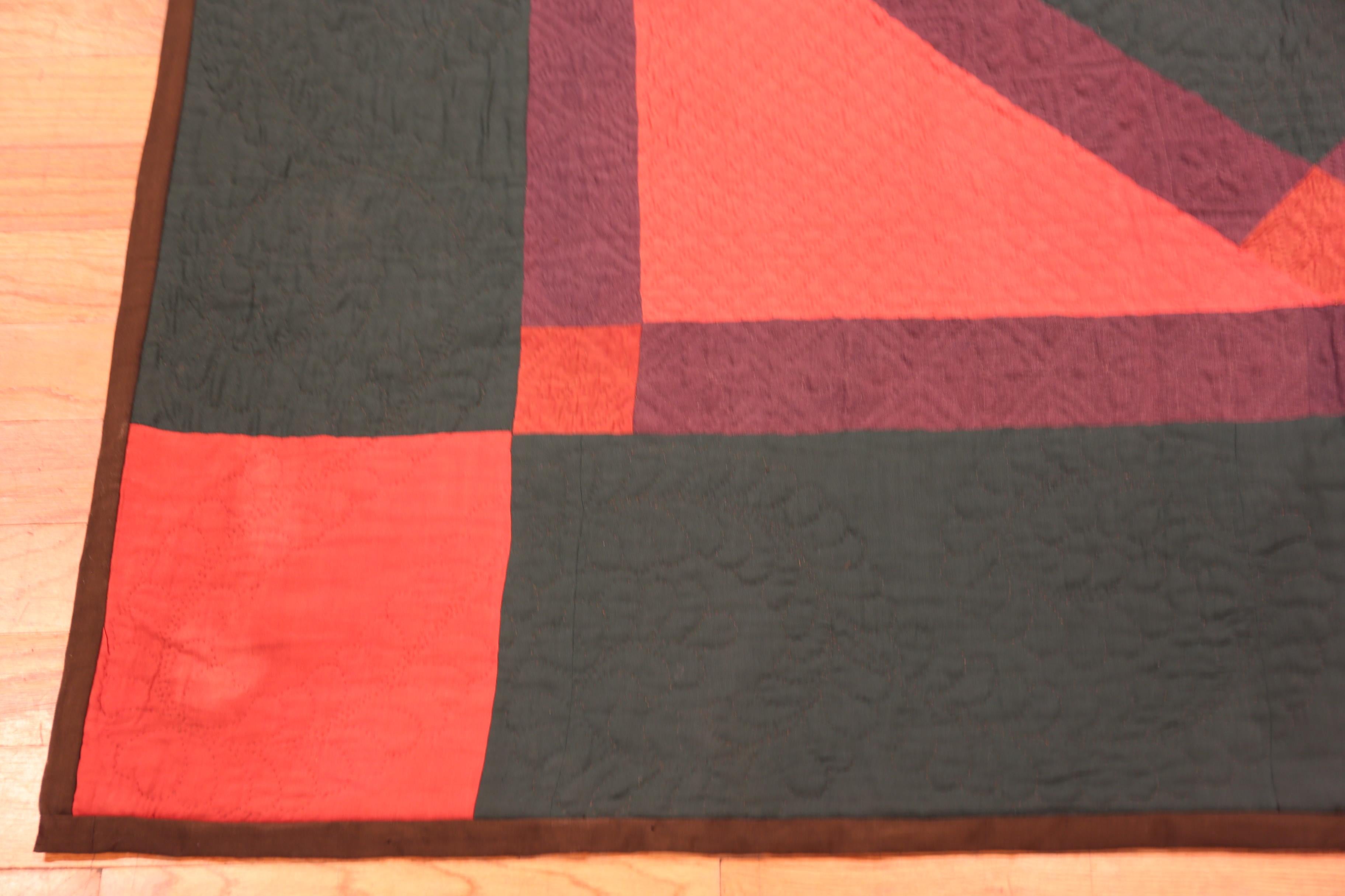 American Classical Nazmiyal Collection Antique American Amish Textile 5 ft 10 in x 6 ft For Sale