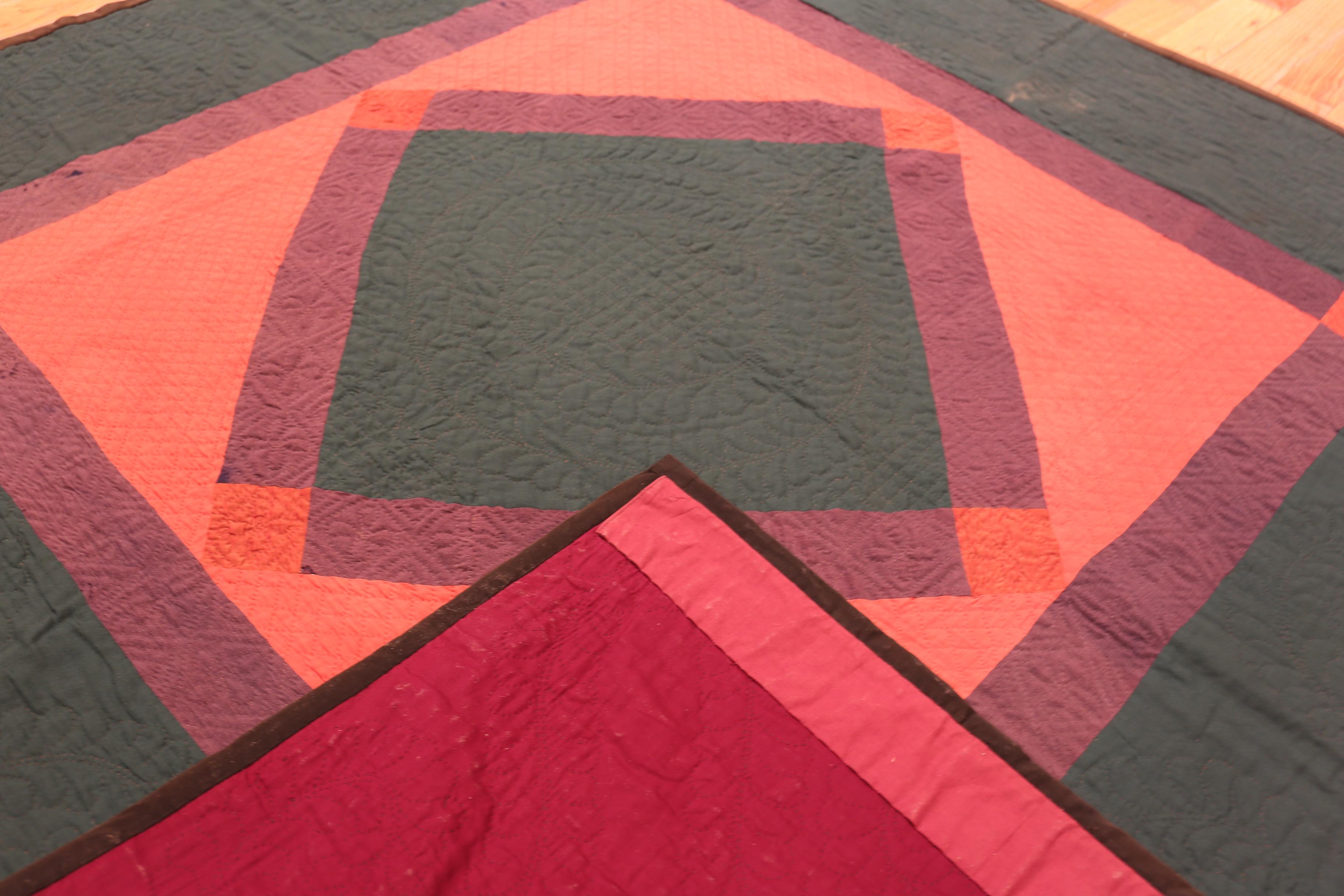 Nazmiyal Collection Antique American Amish Textile 5 ft 10 in x 6 ft In Good Condition For Sale In New York, NY