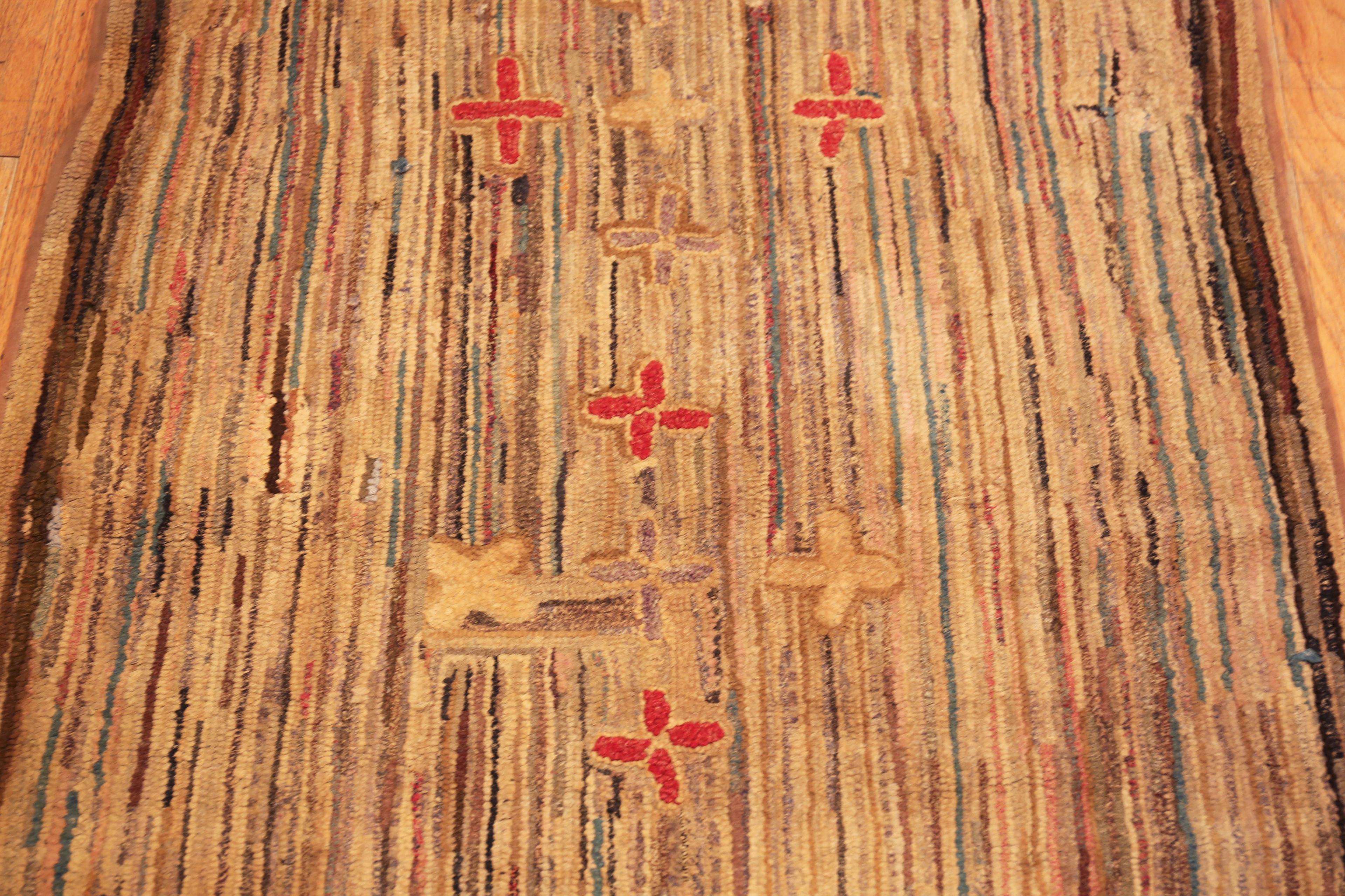 Nazmiyal Collection Antike amerikanische Folklore Teppich 3 ft 2 in x 6 ft 9 in (Wolle) im Angebot