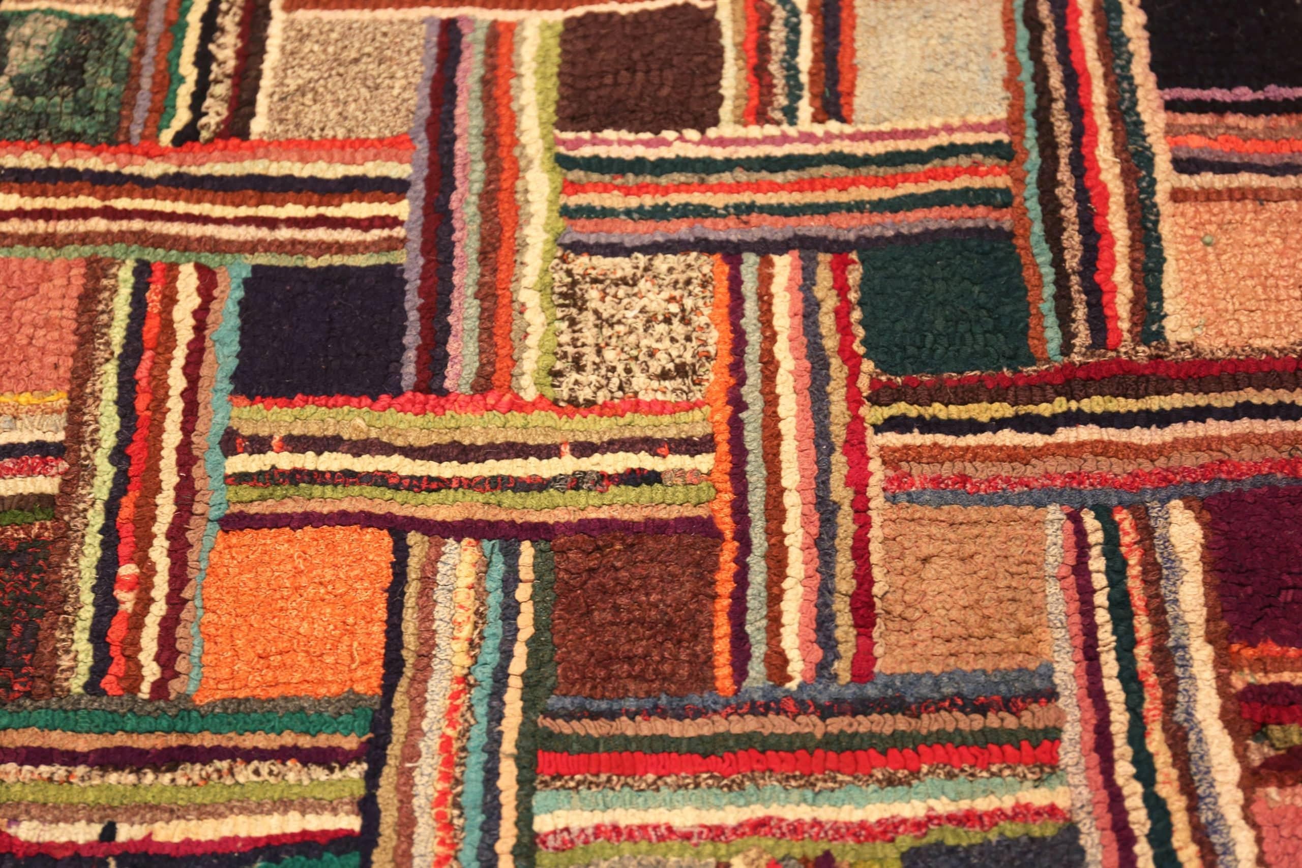 Américain Collection Nazmiyal Collection Antique American Hooked Runner Rug 1 ft 10 in x 8 ft 10 in en vente