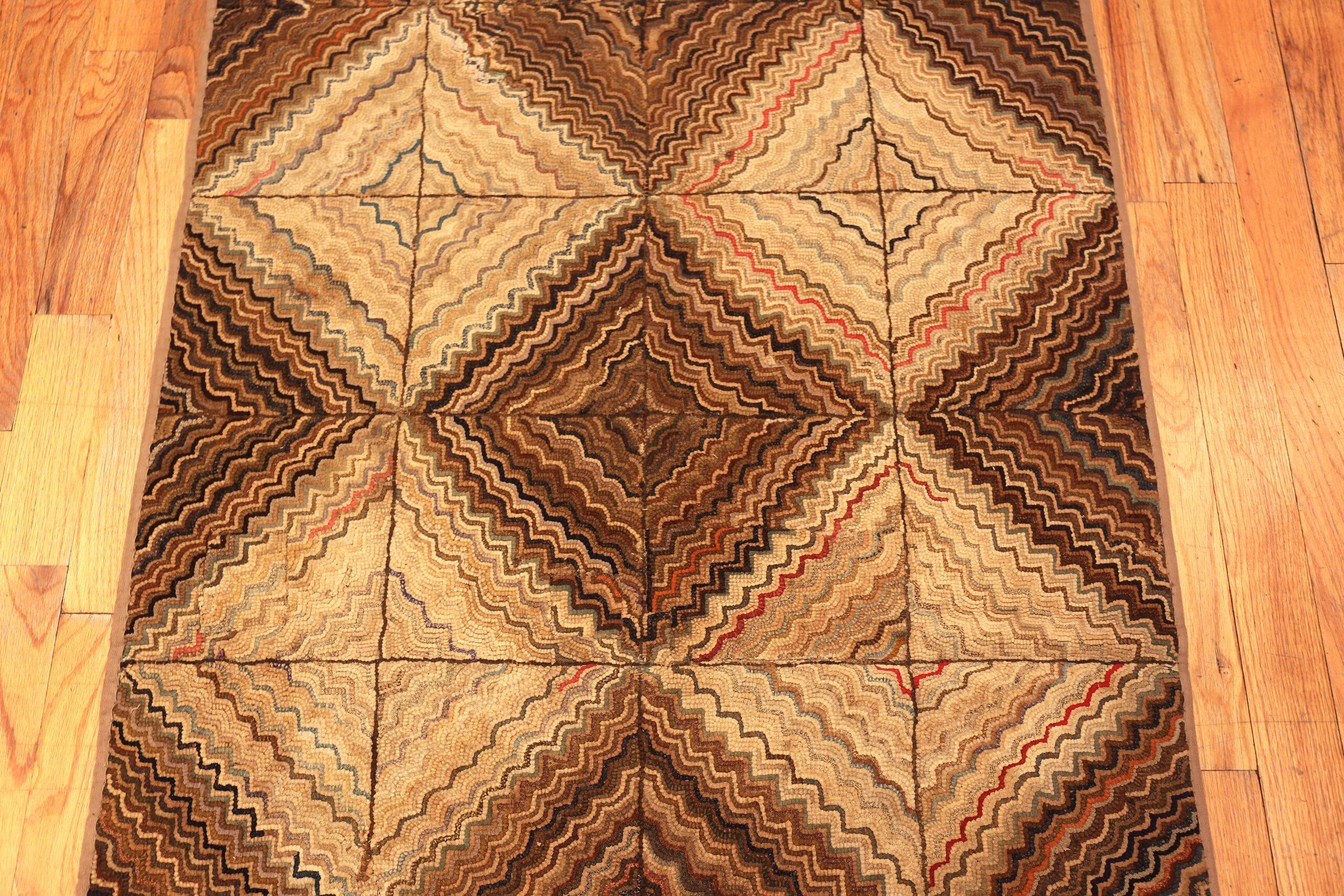 Tessuto a mano Tappeto Runner con ganci americani antichi di Nazmiyal Collection 3 ft 5 in x 10 ft 6 in in vendita