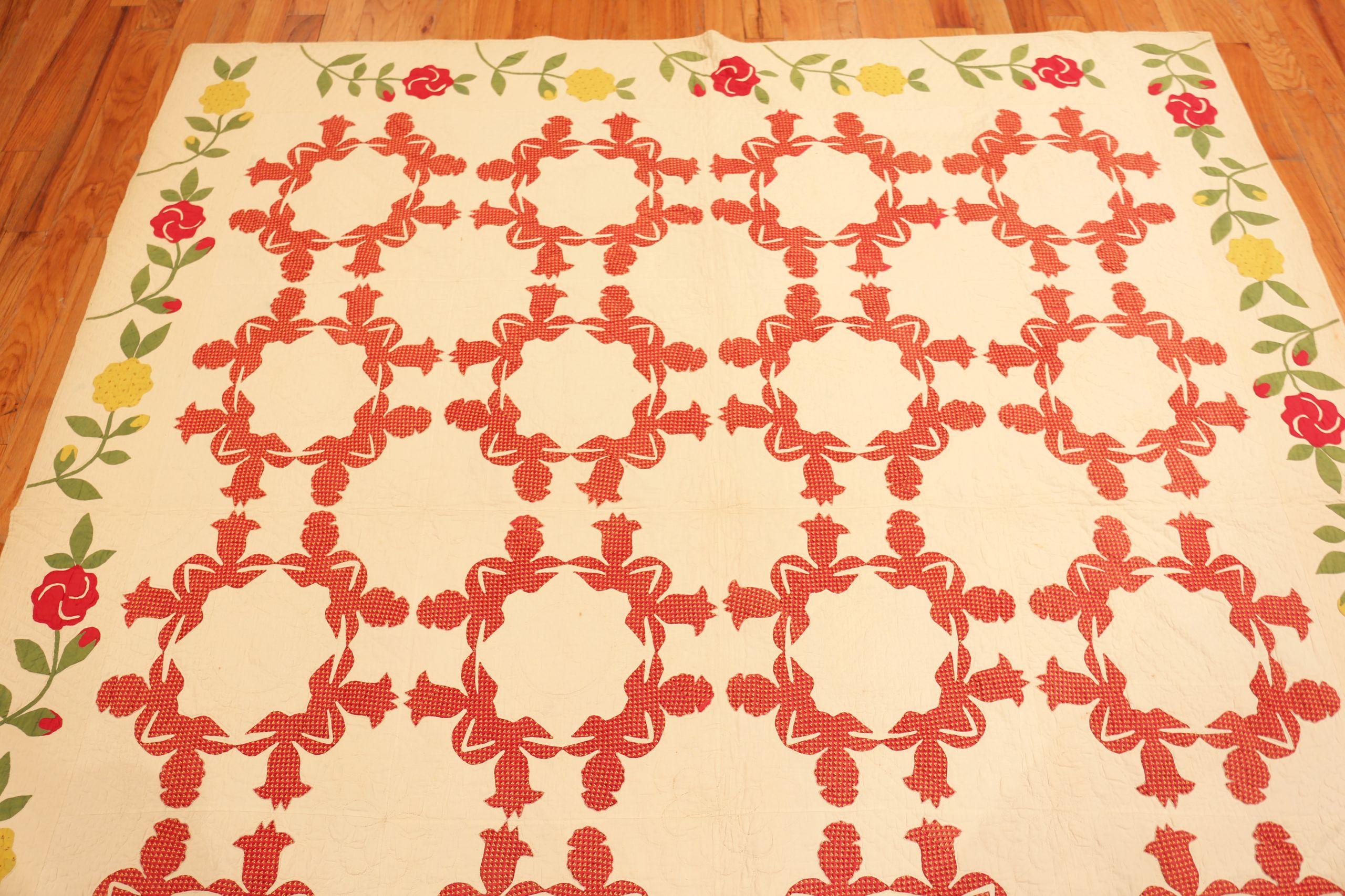 American Colonial Nazmiyal Collection Antique American Wreath Quilt Textile 7 ft 1 in x 7 ft 2 in For Sale