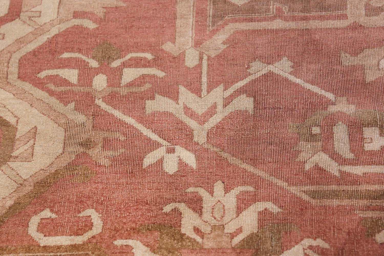 Antiker Amritsar-Teppich. Größe: 14 ft 5 in x 18 ft 8 in  im Zustand „Hervorragend“ im Angebot in New York, NY