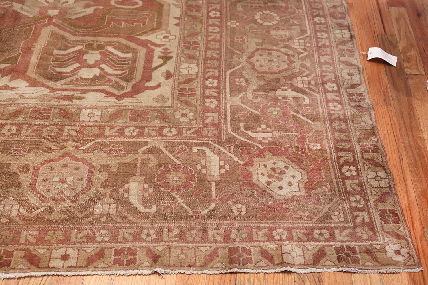 Antique Amritsar Rug. Size: 14 ft 5 in x 18 ft 8 in  For Sale 1