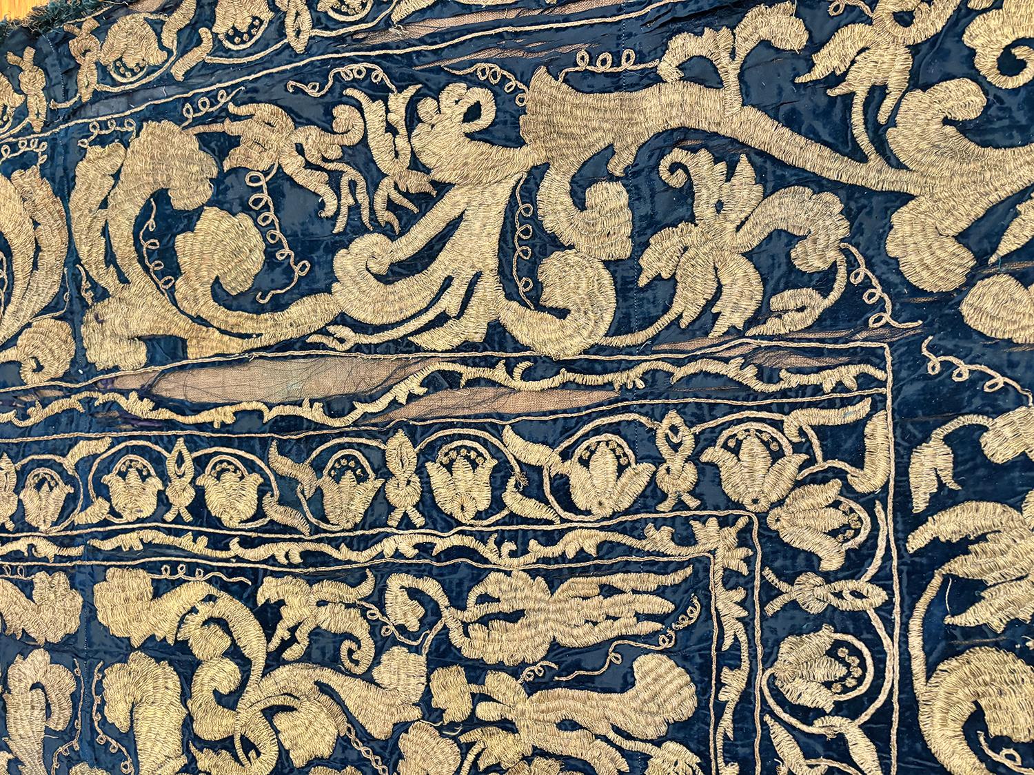 Balcanico Nazmiyal Collection Antico ricamo balcanico tessile in vendita