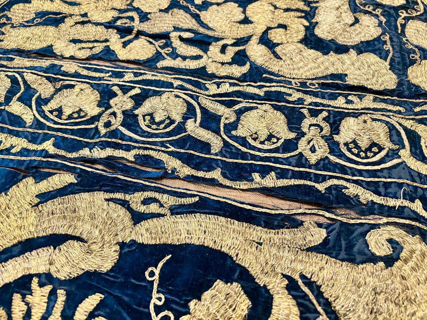 Balcanico Nazmiyal Collection Antico ricamo balcanico tessile in vendita