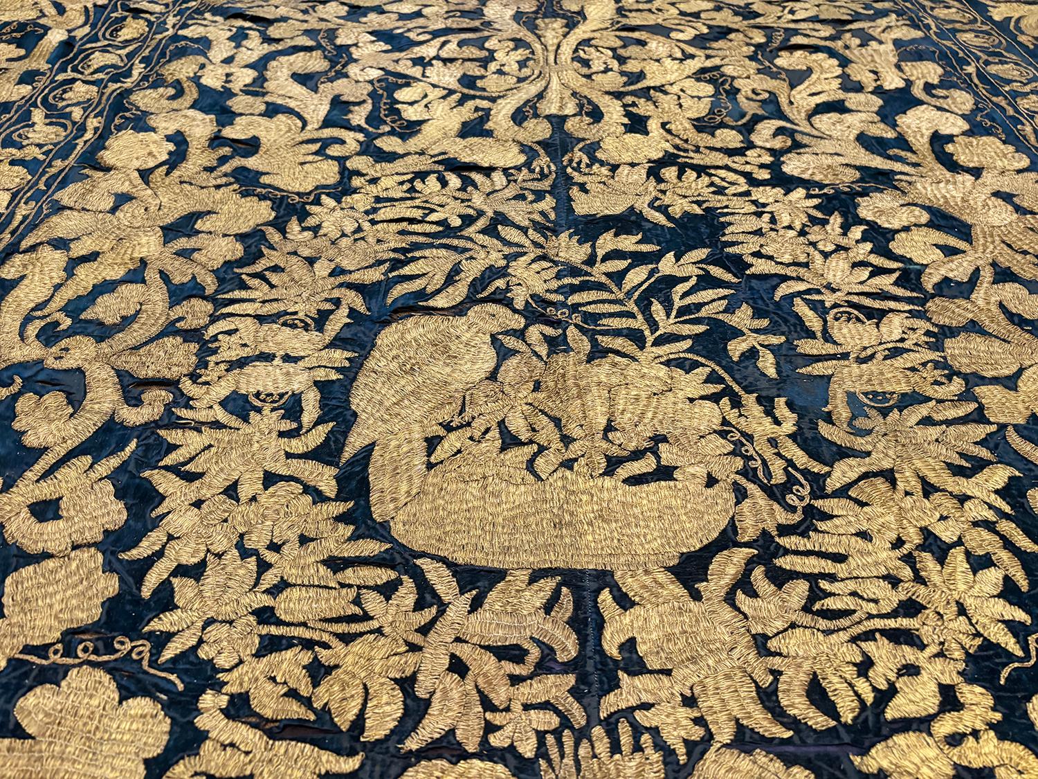 Fatto a mano Nazmiyal Collection Antico ricamo balcanico tessile in vendita