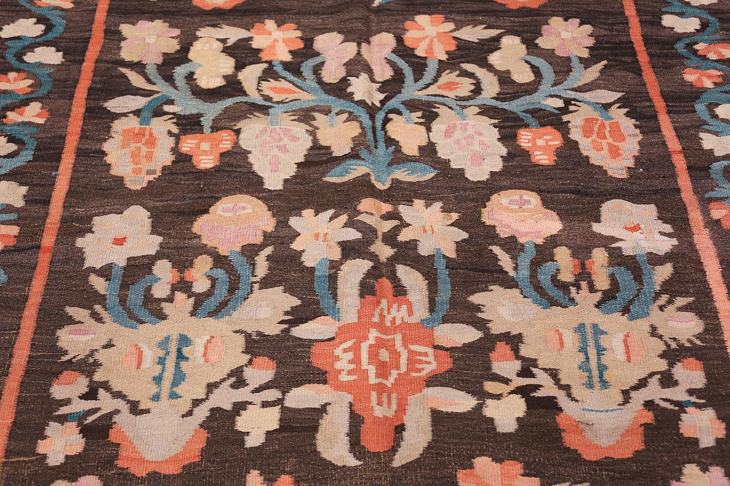 Antique Bessarabian Kilim. 5 ft 2 in x 9 ft In Good Condition For Sale In New York, NY