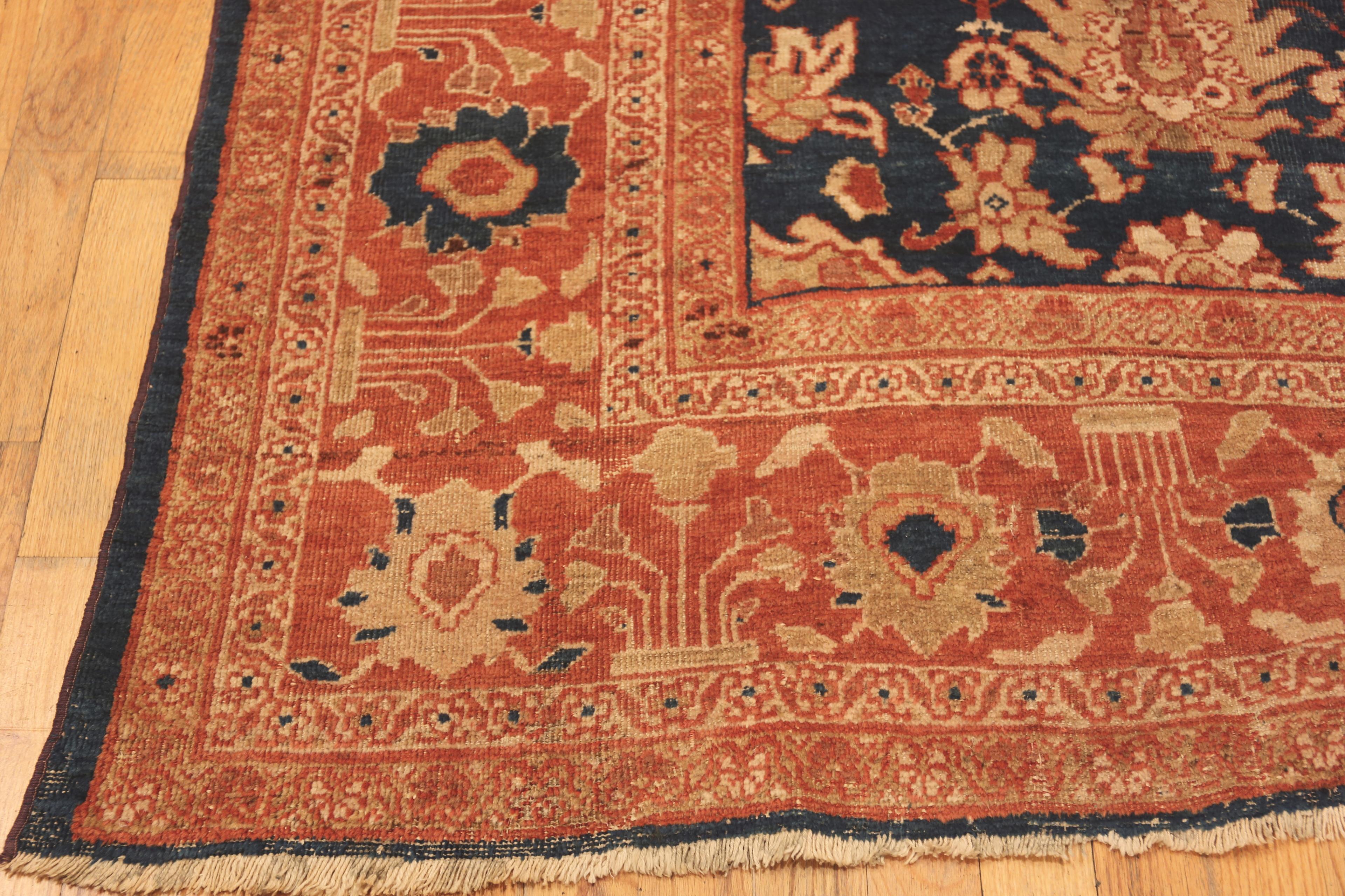 Antiker blauer persischer Sultanabad-Teppich aus Sultanabad. 12 ft 2 in x 14 ft 2 in im Zustand „Gut“ im Angebot in New York, NY