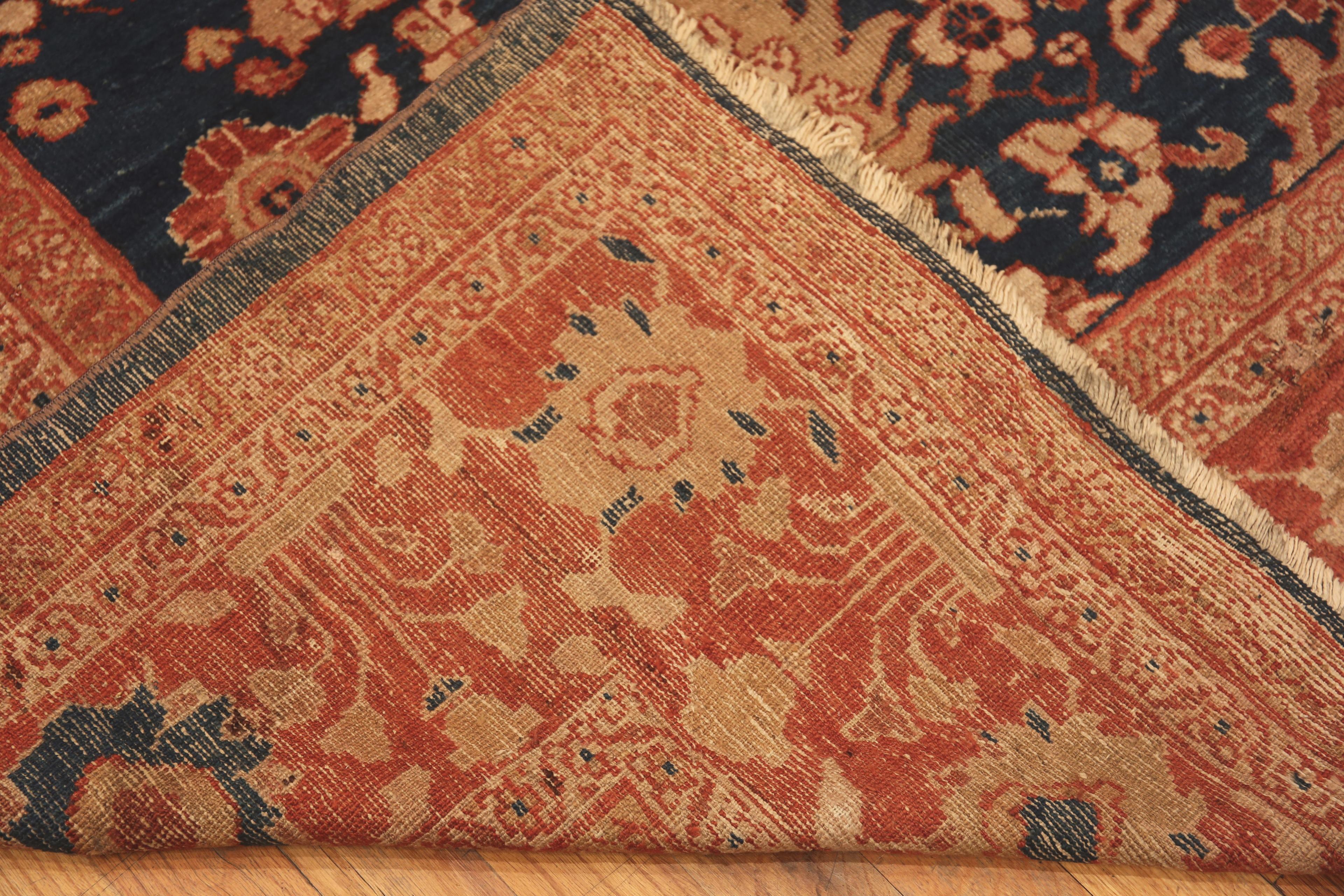 Antiker blauer persischer Sultanabad-Teppich aus Sultanabad. 12 ft 2 in x 14 ft 2 in im Angebot 1