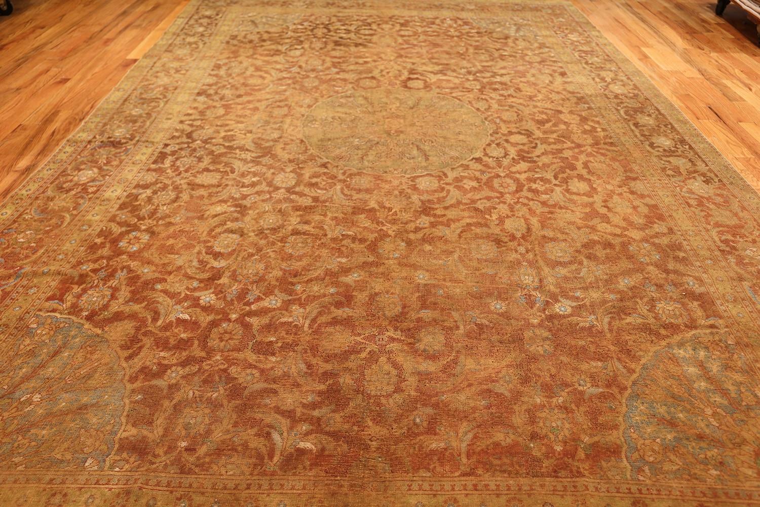 Tappeto Nazmiyal Collection Antique Cairene 8 ft 9 in x 16 ft 3 in In condizioni buone in vendita a New York, NY