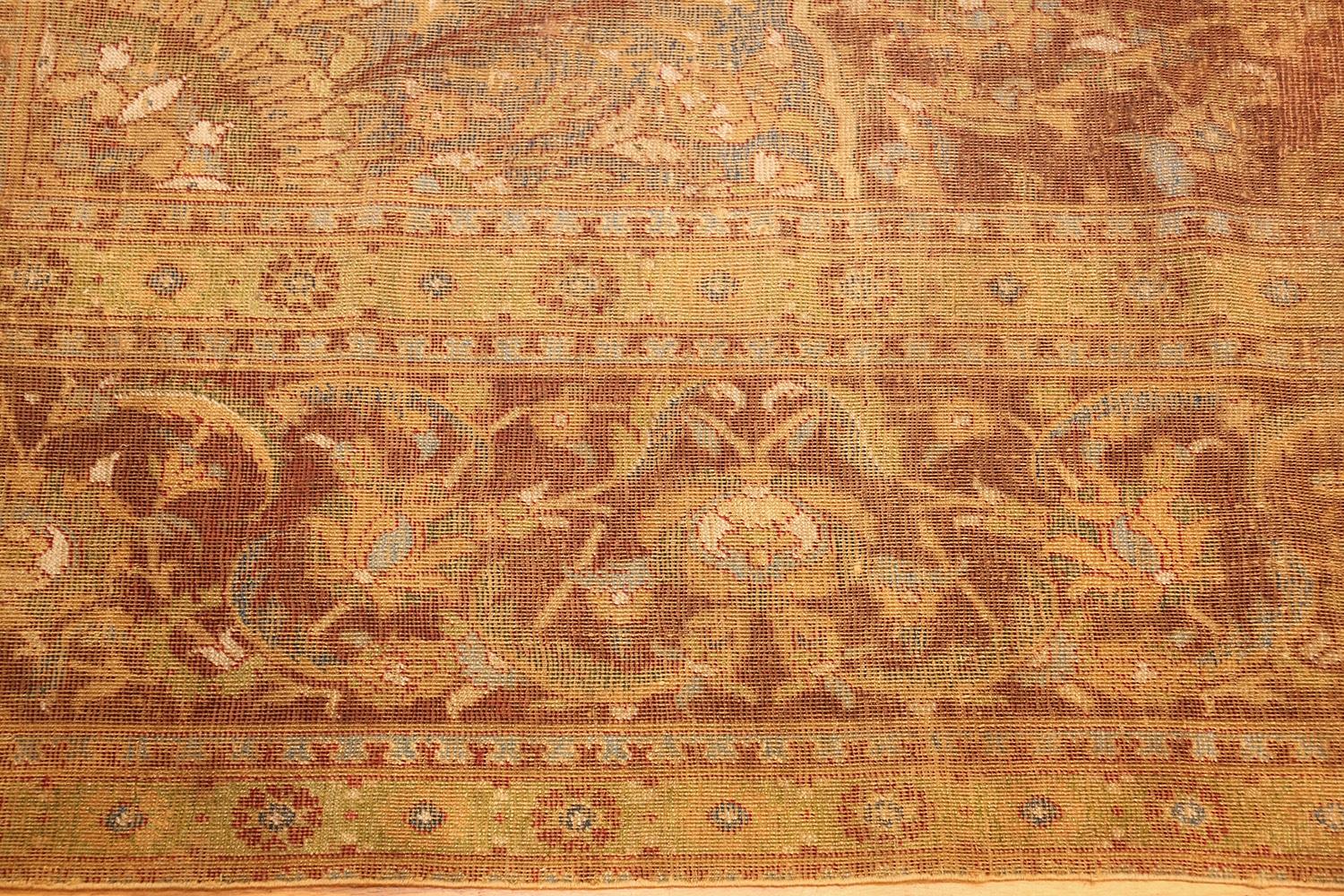 Fino al XVIII secolo Tappeto Nazmiyal Collection Antique Cairene 8 ft 9 in x 16 ft 3 in in vendita