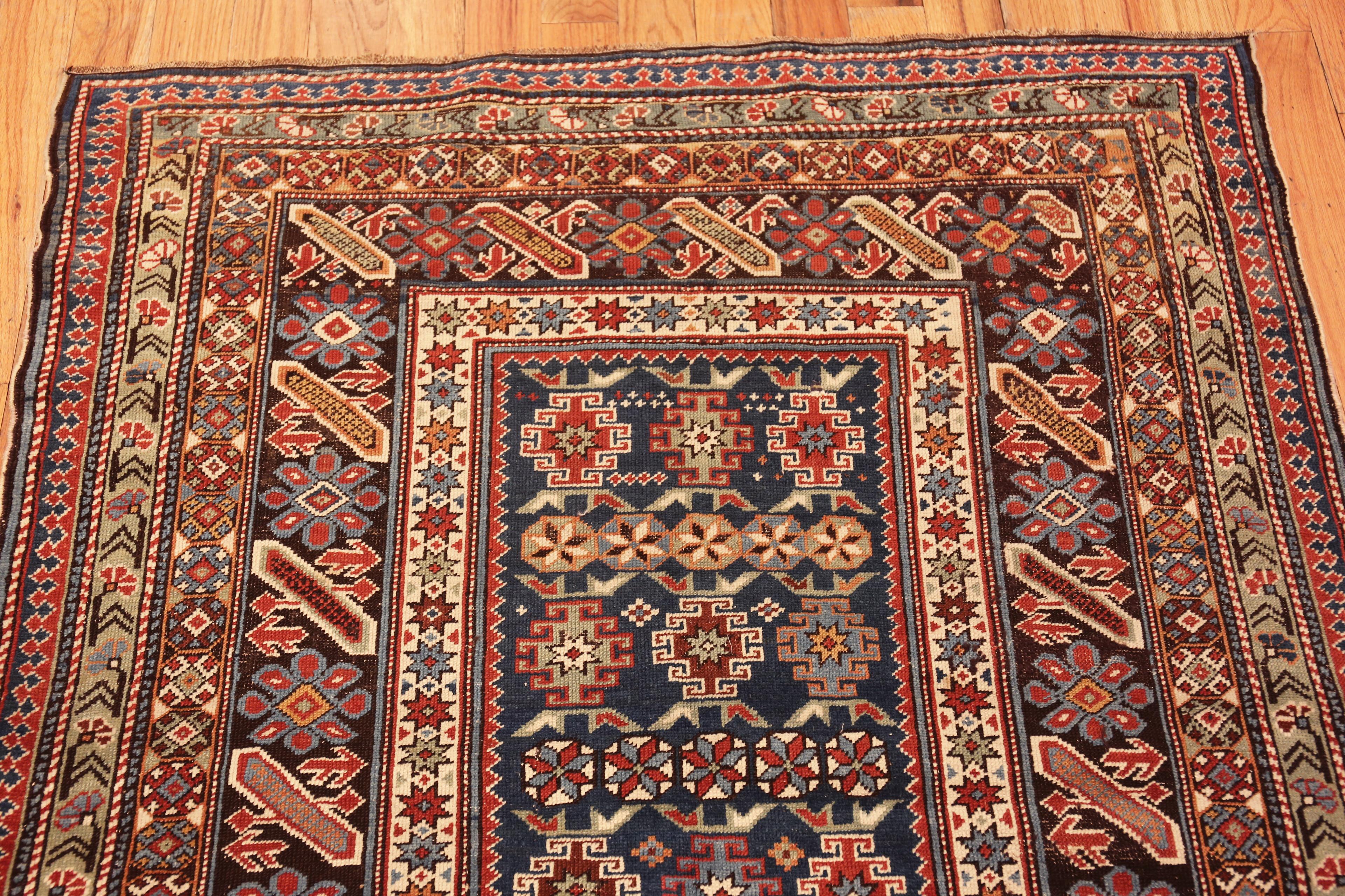 20th Century Antique Caucasian Chi Chi Rug. 4 ft x 6 ft 1 in For Sale