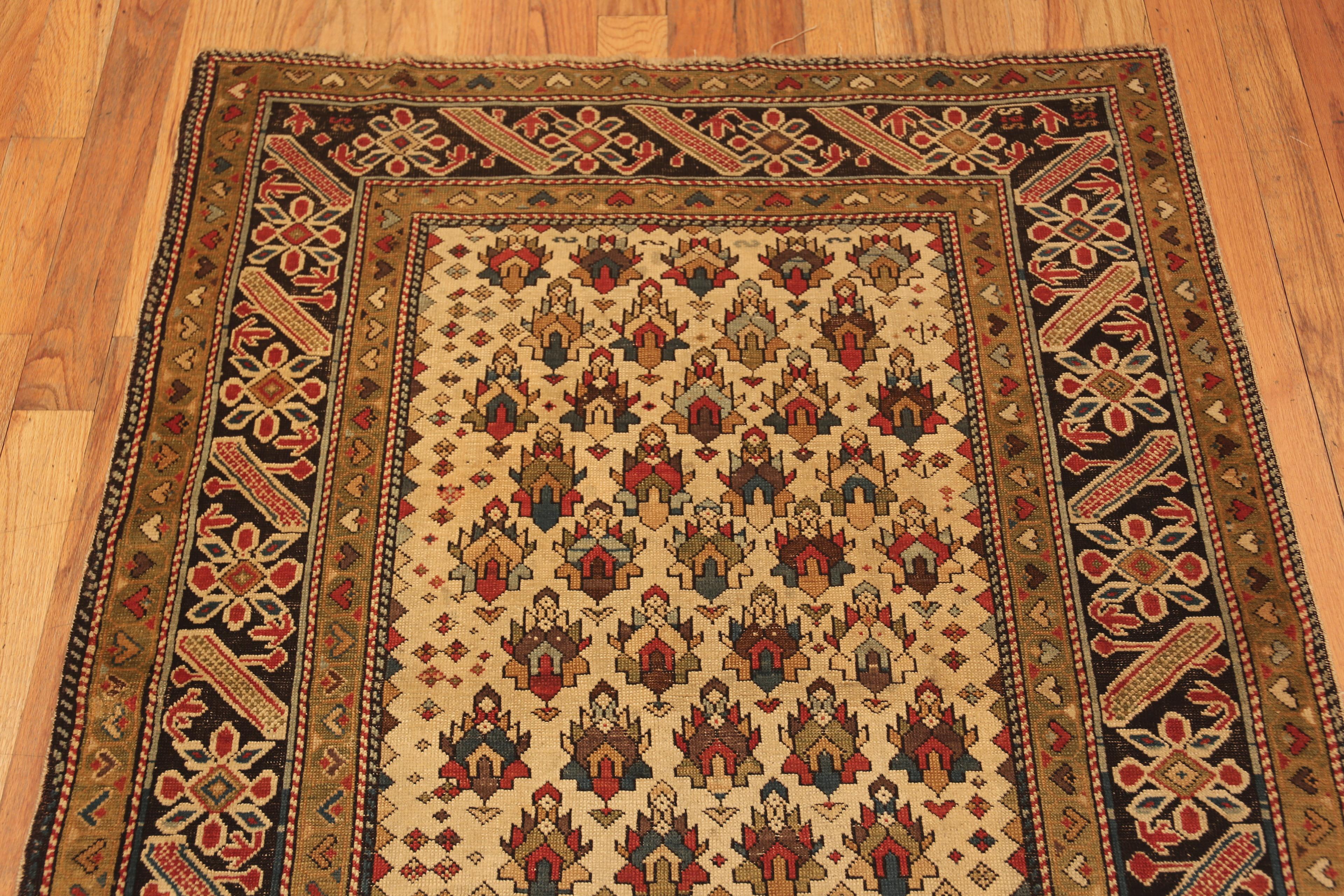 Nazmiyal Collection Antique Caucasian Chichi Rug. Size: 3 ft 10 in x 5 ft In Good Condition For Sale In New York, NY