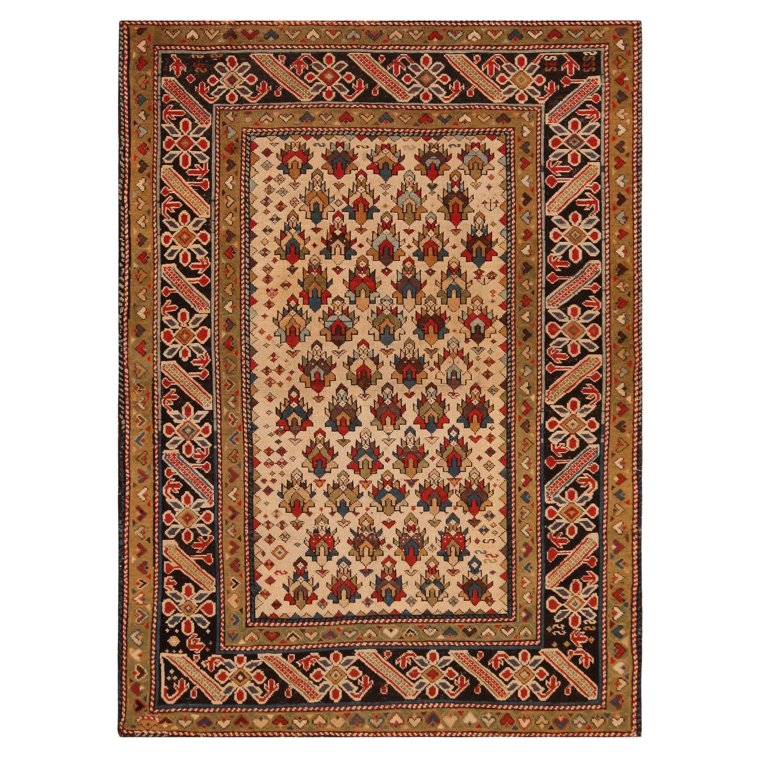 Tapis Chichi caucasien ancien de la collection Nazmiyal. Taille : 3 ft 10 in x 5 ft en vente