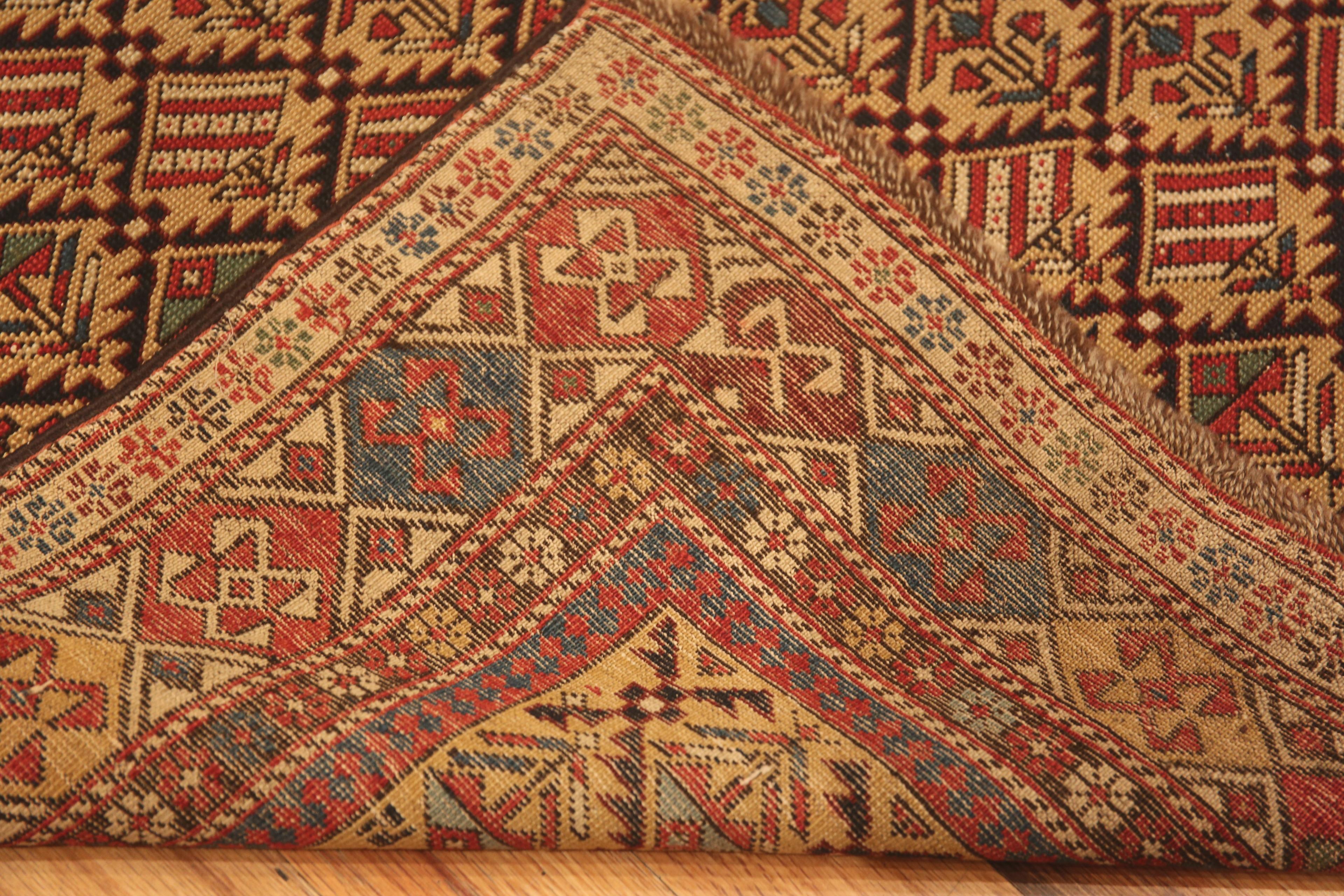19th Century Antique Caucasian Dagestan Prayer Rug. Size: 5 ft x 4 ft 5in For Sale