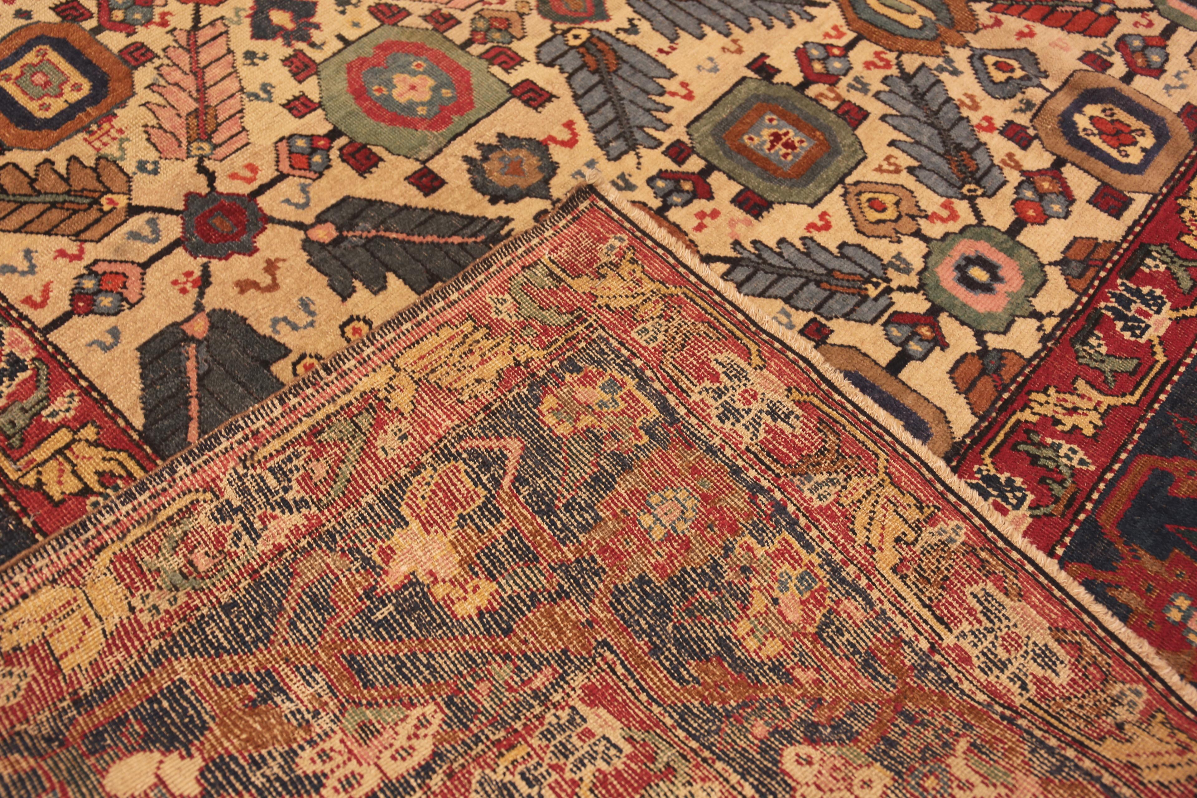 Antiker kaukasischer Karabagh-Teppich aus Karabagh. 8 ft 6 in x 15 ft 4 in (20. Jahrhundert) im Angebot