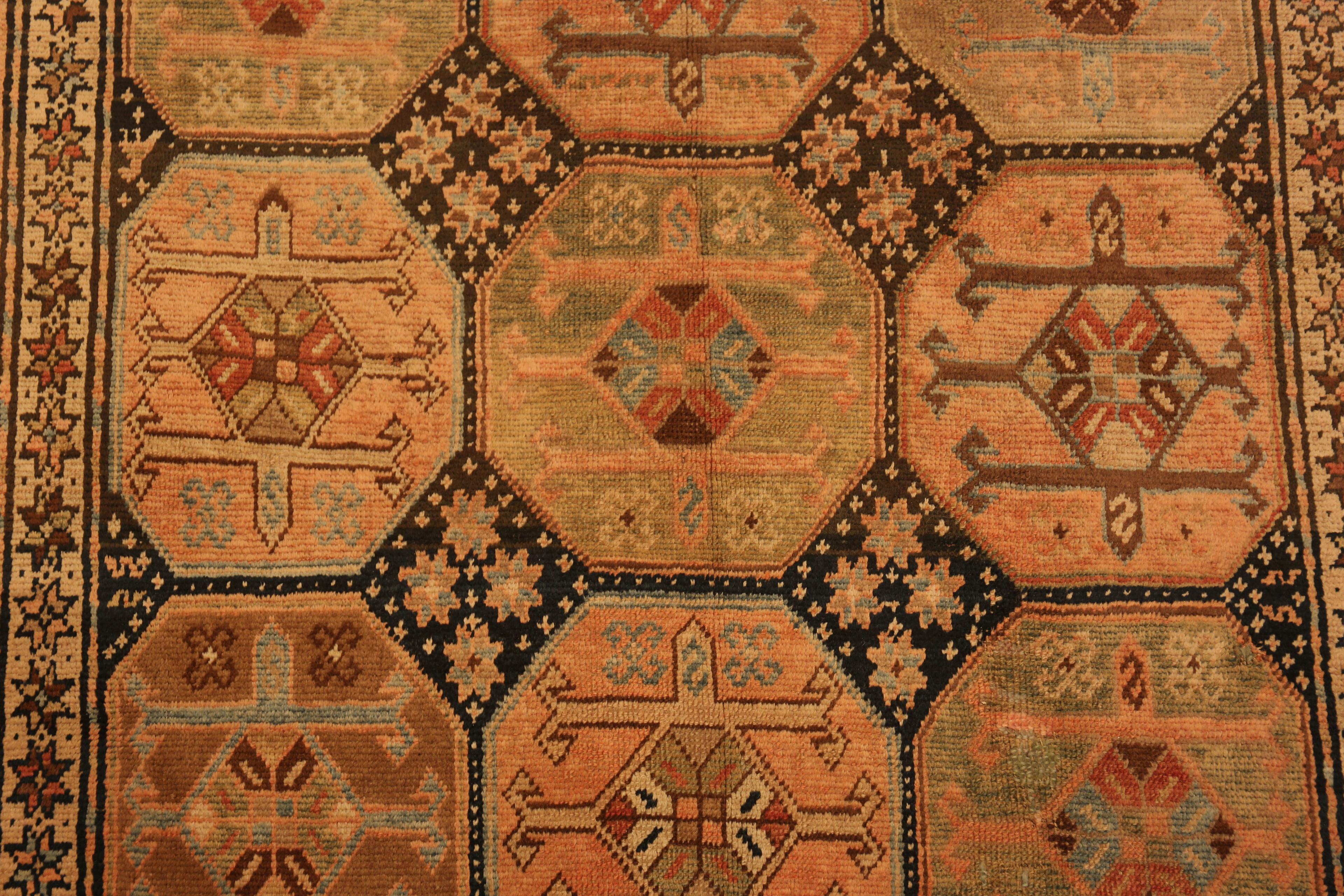 Nazmiyal Collection Antique Caucasian Karabagh Runner. 4 ft 1 in x 11 ft 7 in In Good Condition In New York, NY