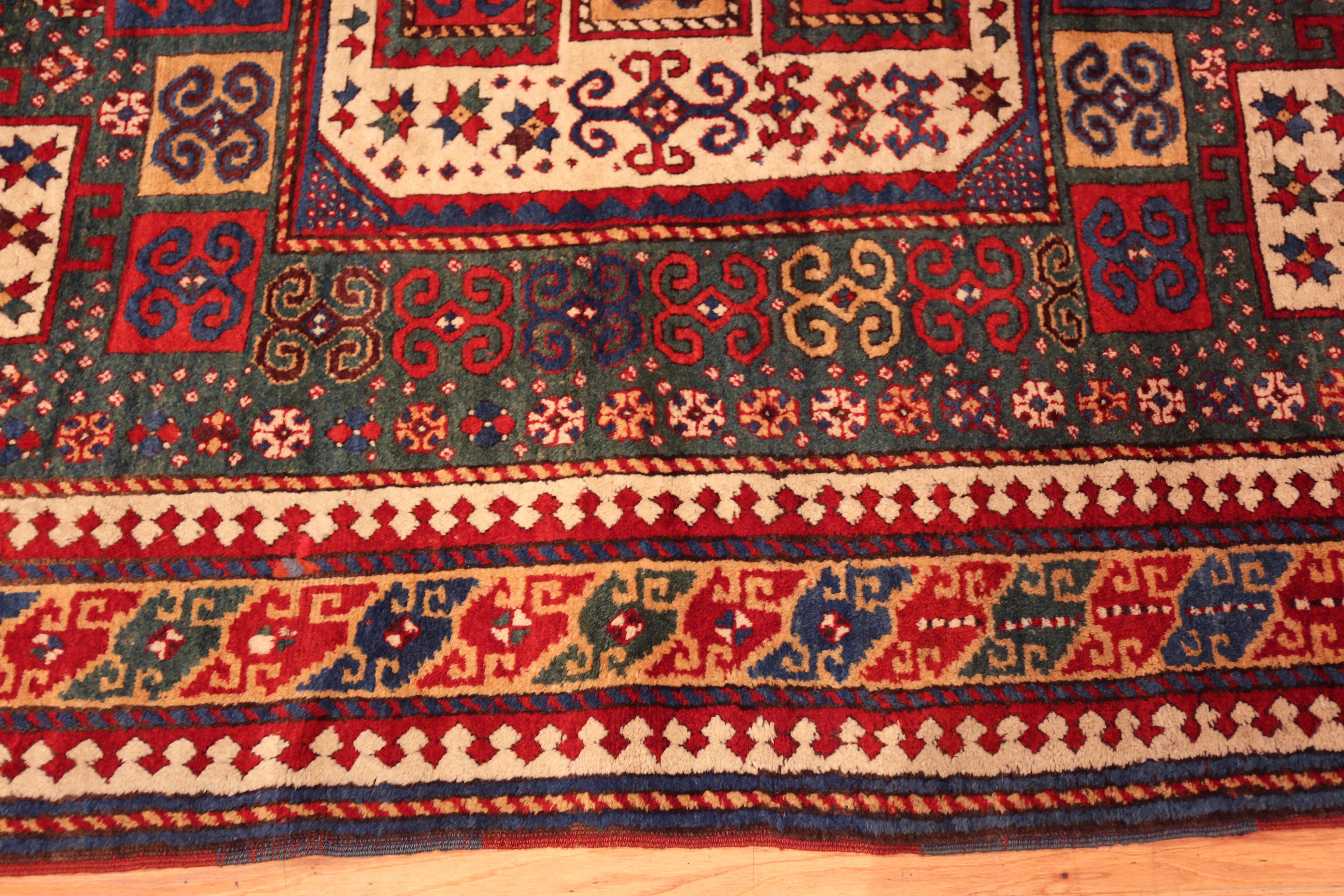 Nazmiyal Collection Antike kaukasischen Karachopf Kazak Teppich 5 ft 8 in x 7 ft 4 in (Wolle) im Angebot