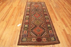 Nazmiyal Collection Tappeto antico caucasico Kazak. 3 ft 10 in x 8 ft 10 in