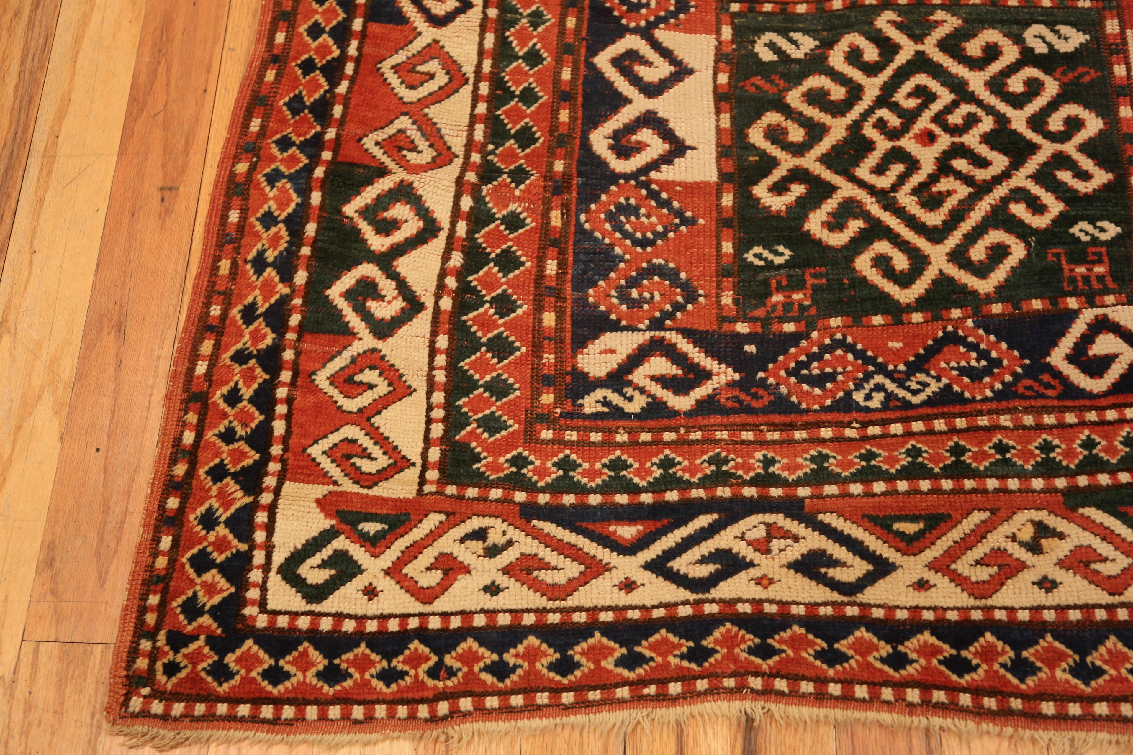 Tribale Tappeto antico caucasico Kazak. 4 ft 4 in x 7 ft 6 in in vendita