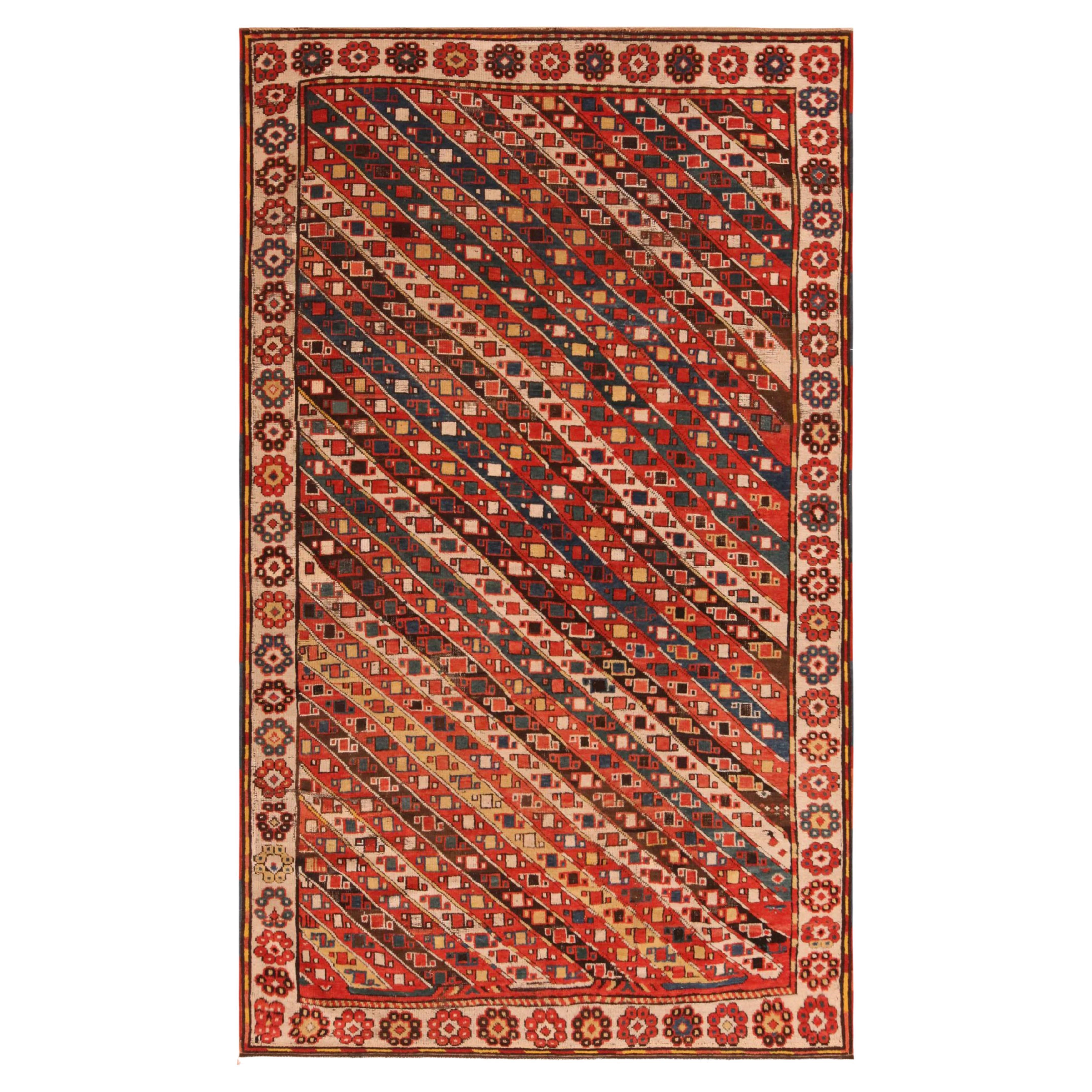 Antiker kaukasischer Kazak-Teppich aus Kaukasien. 5 ft 3 in x 8 ft 5 in