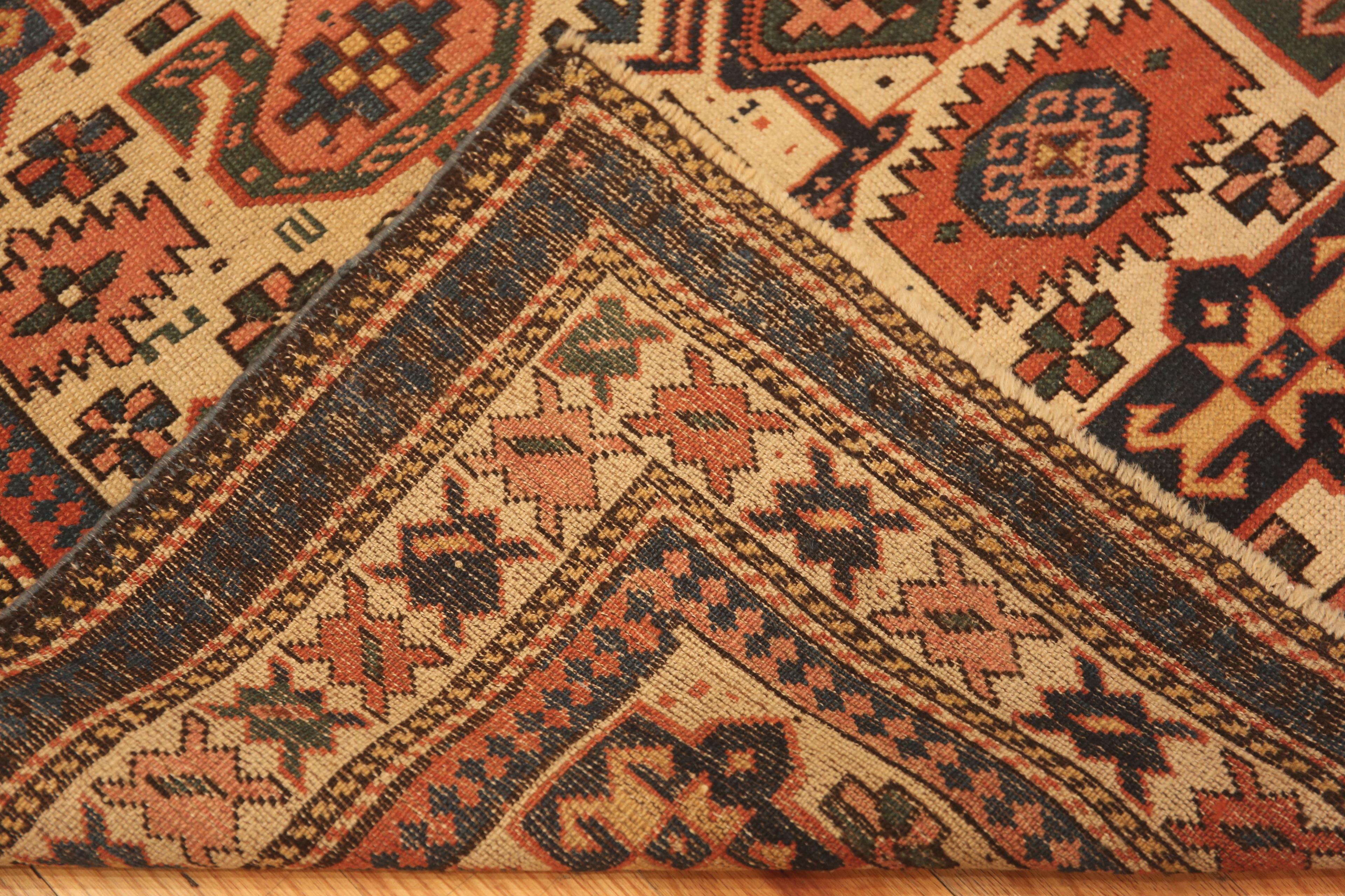 Laine Tapis Kuba caucasien ancien. 3 pieds 7 pouces x 4 pieds 10 pouces en vente