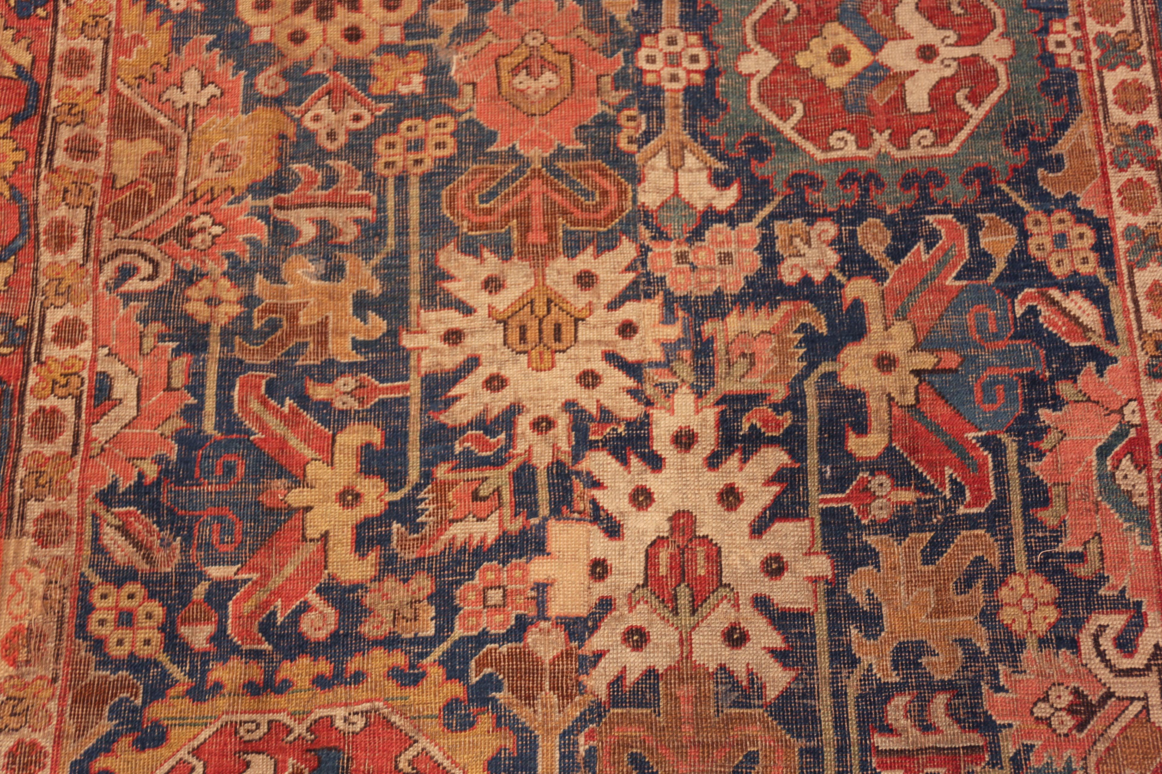 Nazmiyal Collection Antike kaukasischen Kuba Teppich 5 ft x 8 ft 3 in (Aserbaidschanisch) im Angebot